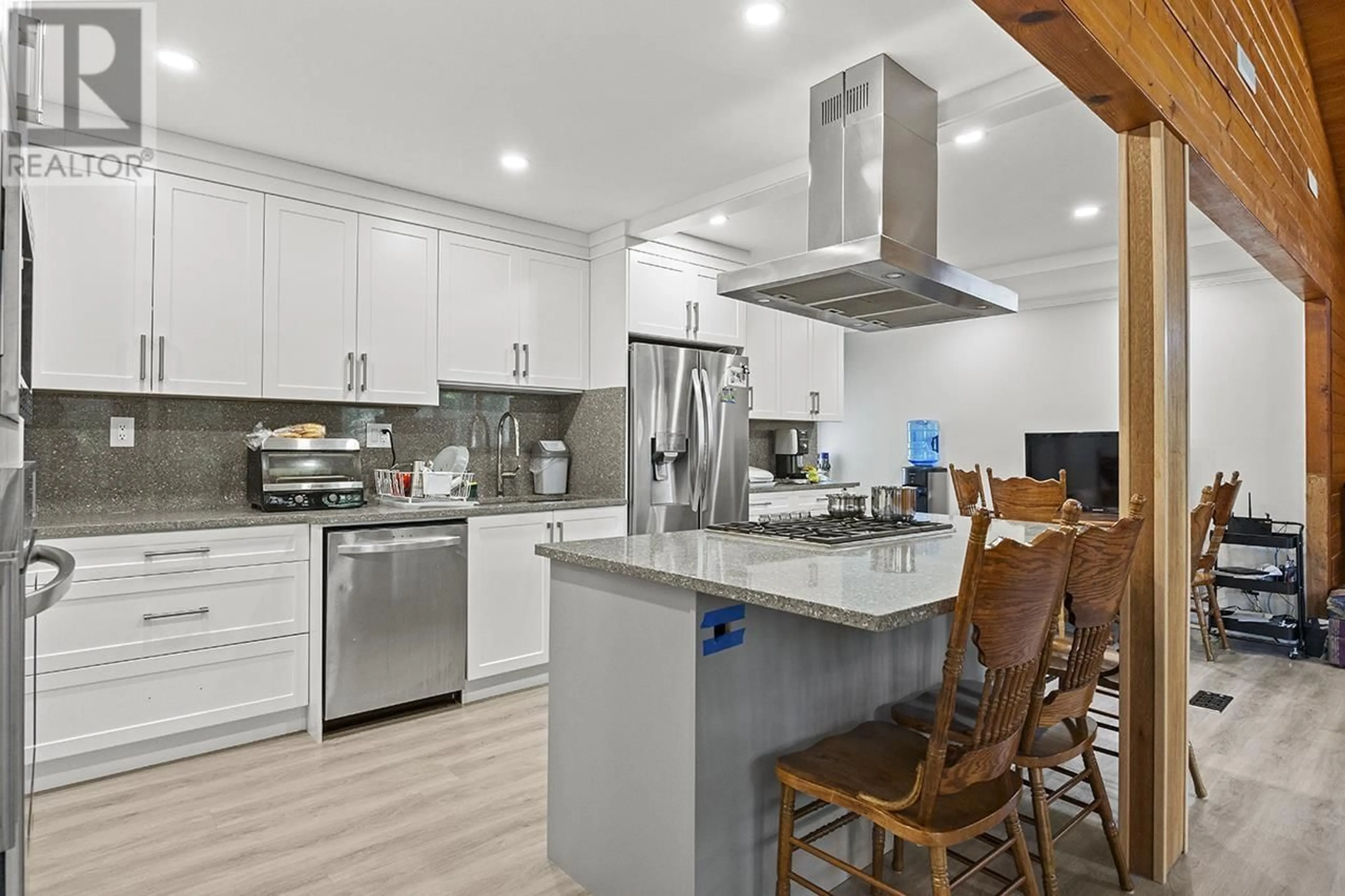 Open concept kitchen, unknown for 7983 SUNCREST DRIVE, Burnaby British Columbia V5J3N4