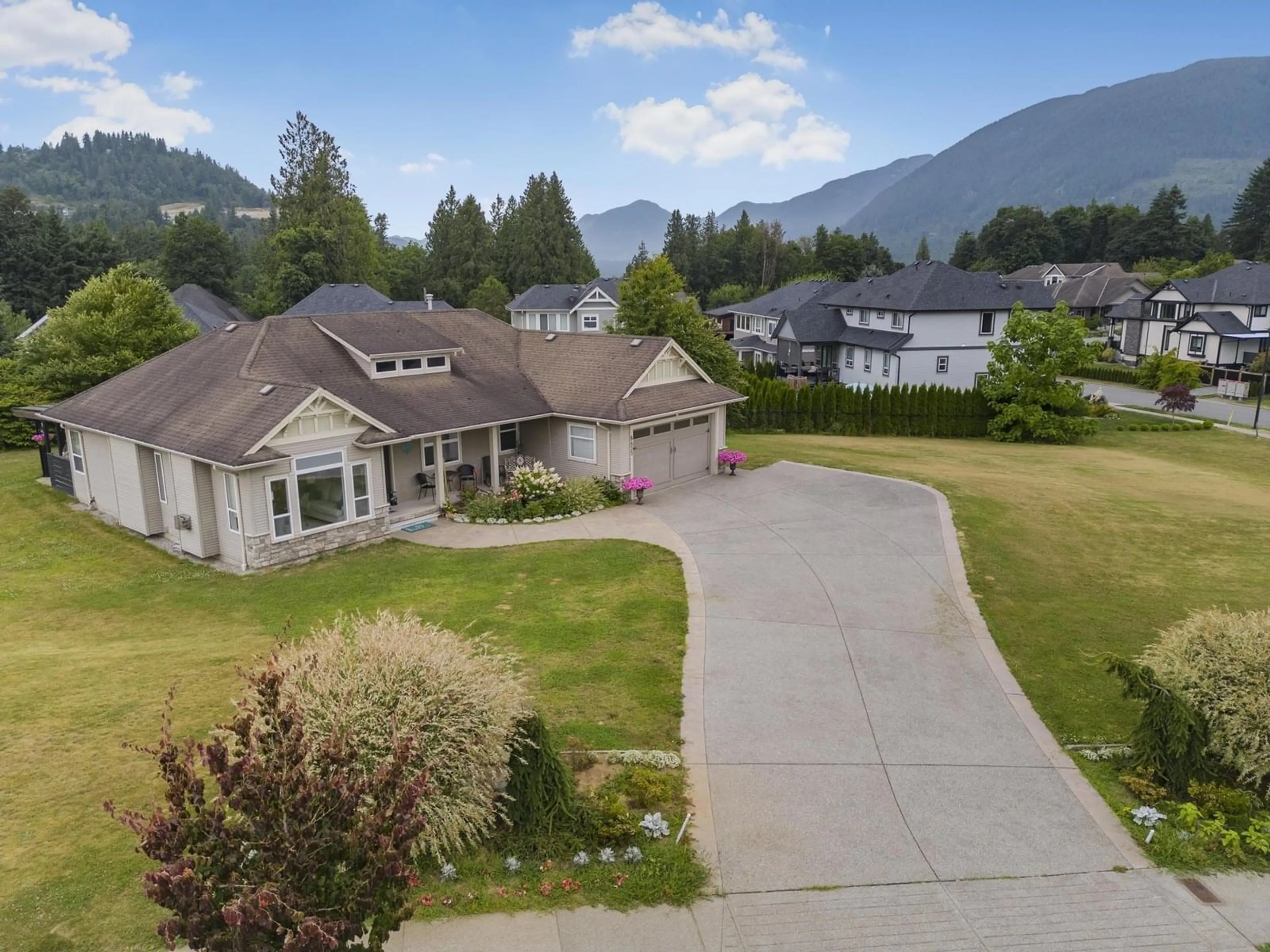 A pic from outside/outdoor area/front of a property/back of a property/a pic from drone, mountain view for 8455 JACK, Mission British Columbia V2V6S6