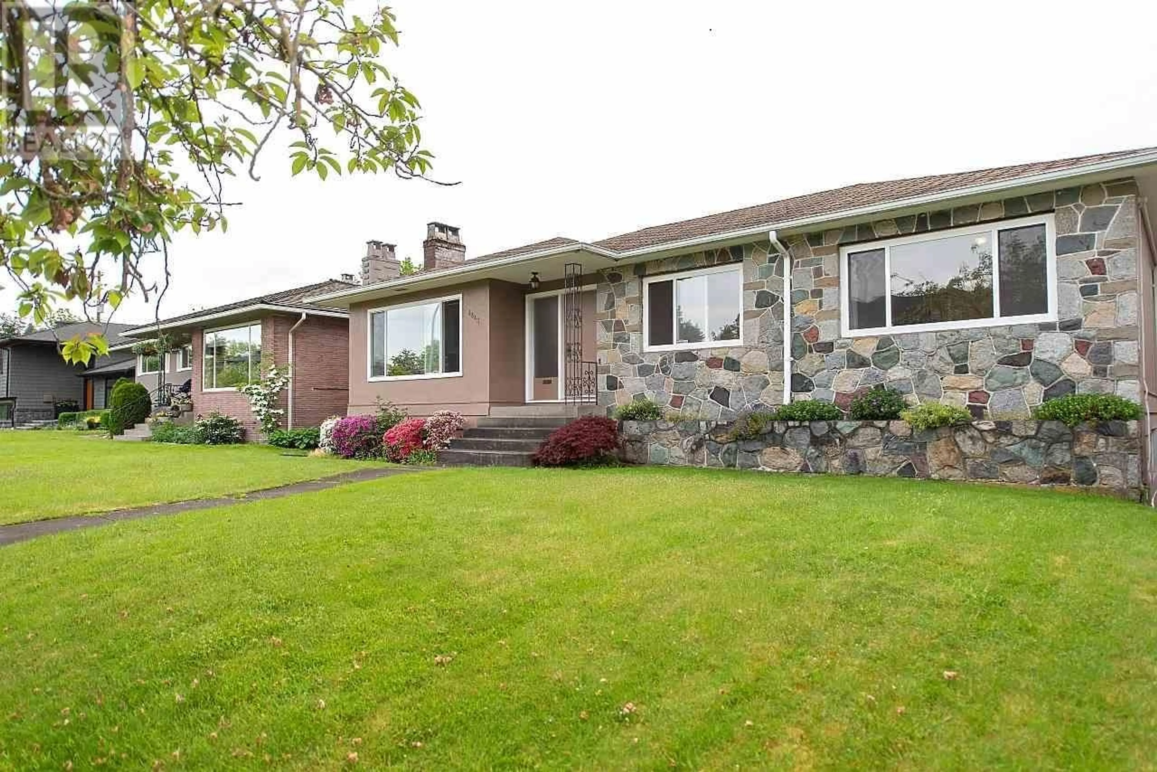 Unknown for 4443 BRAKENRIDGE STREET, Vancouver British Columbia V6L2H1