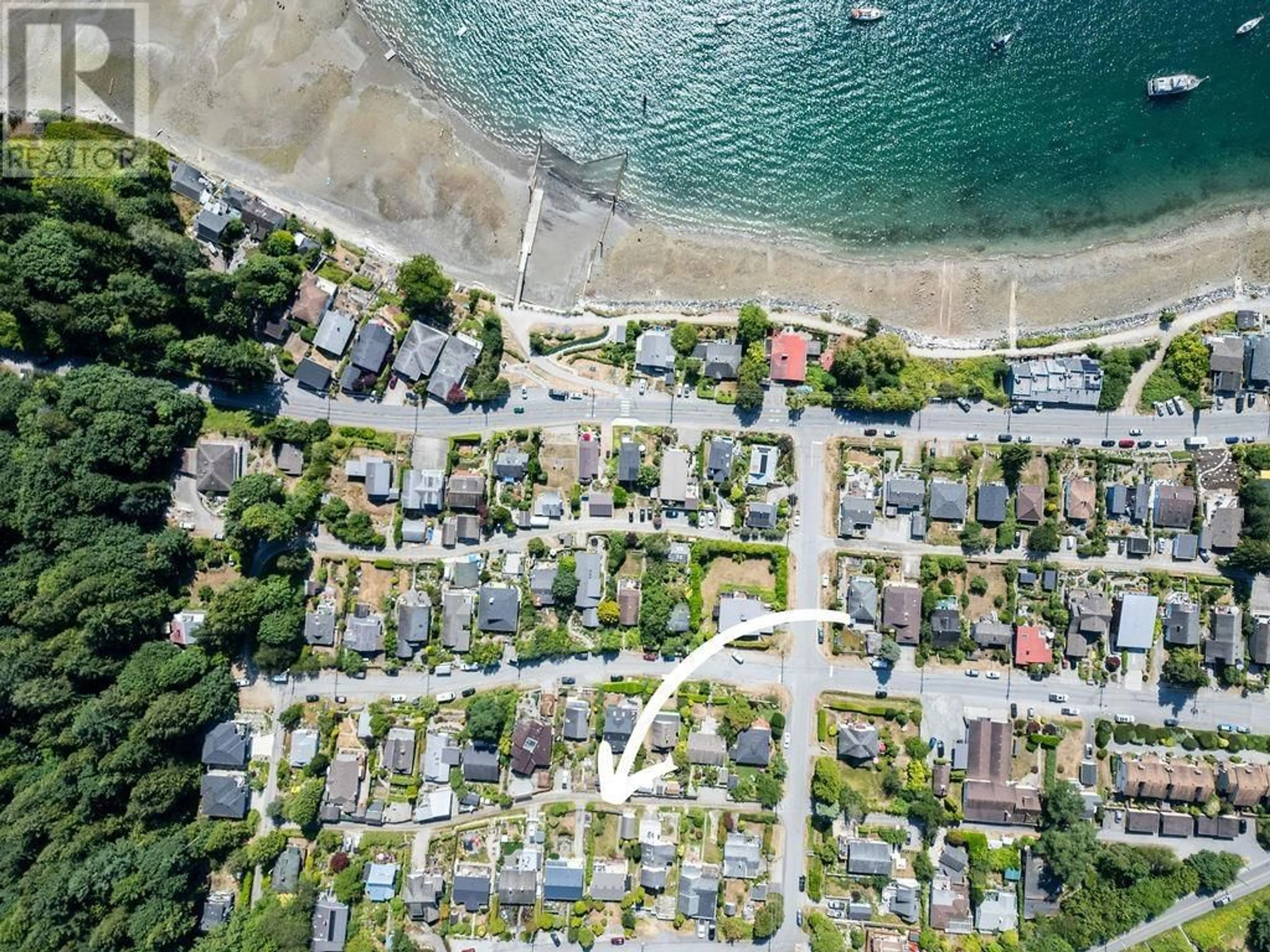 A pic from outside/outdoor area/front of a property/back of a property/a pic from drone, street for 614 GLEN ROAD, Gibsons British Columbia V0N1V9