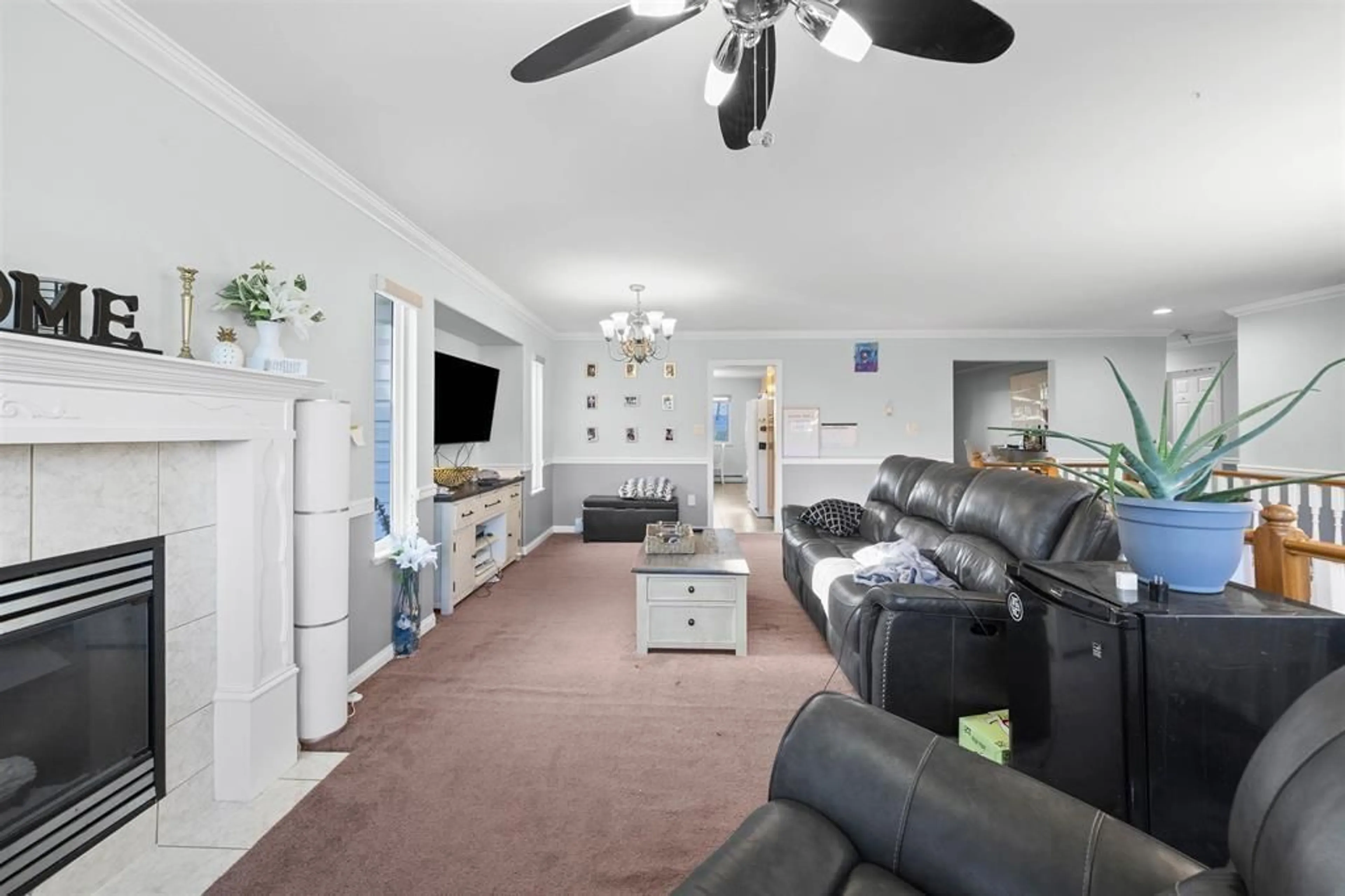 Living room with furniture, unknown for 31449 LEGACY, Abbotsford British Columbia V2T6W5