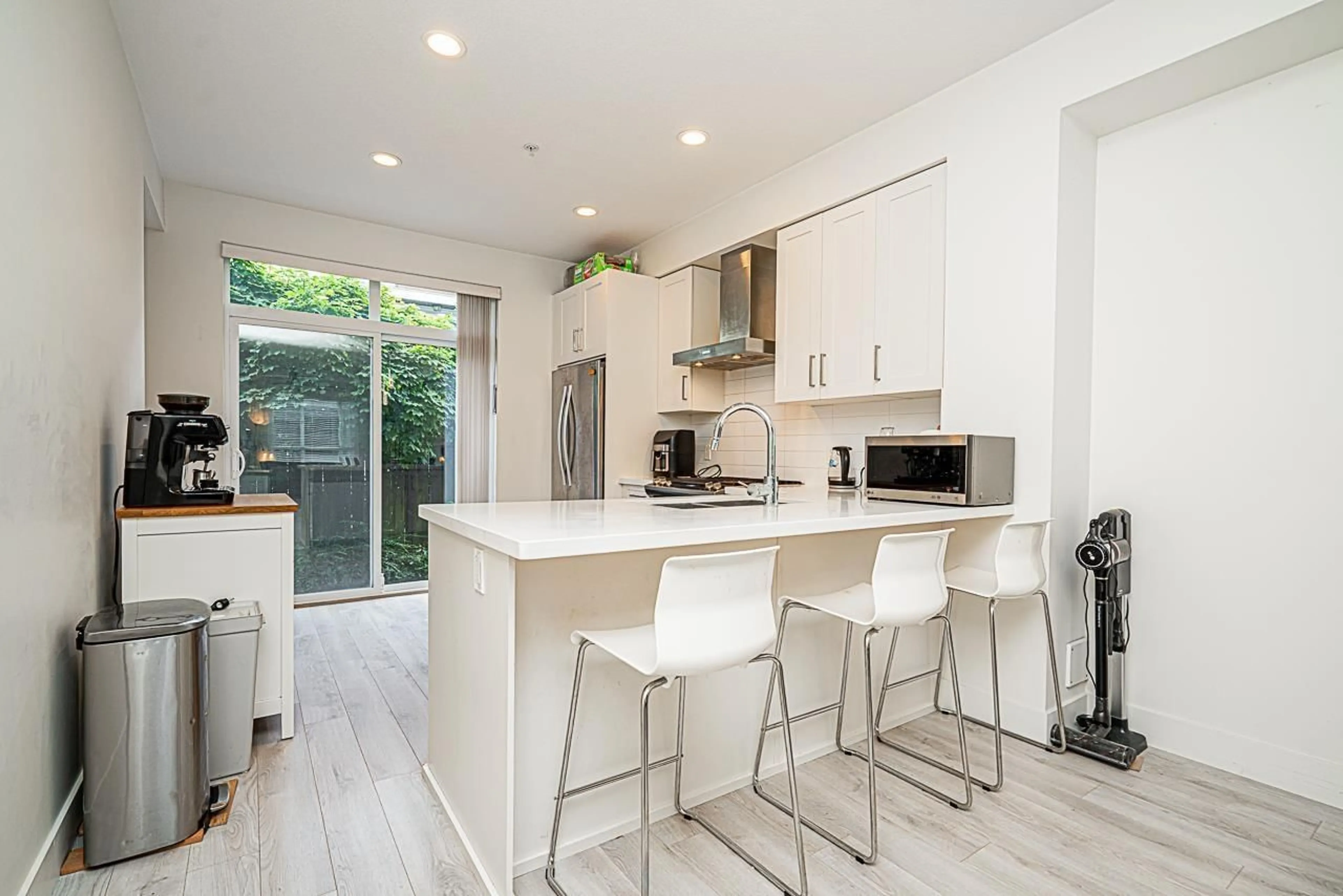 Open concept kitchen, unknown for 72 - 8570 204, Langley British Columbia V2Y0T9