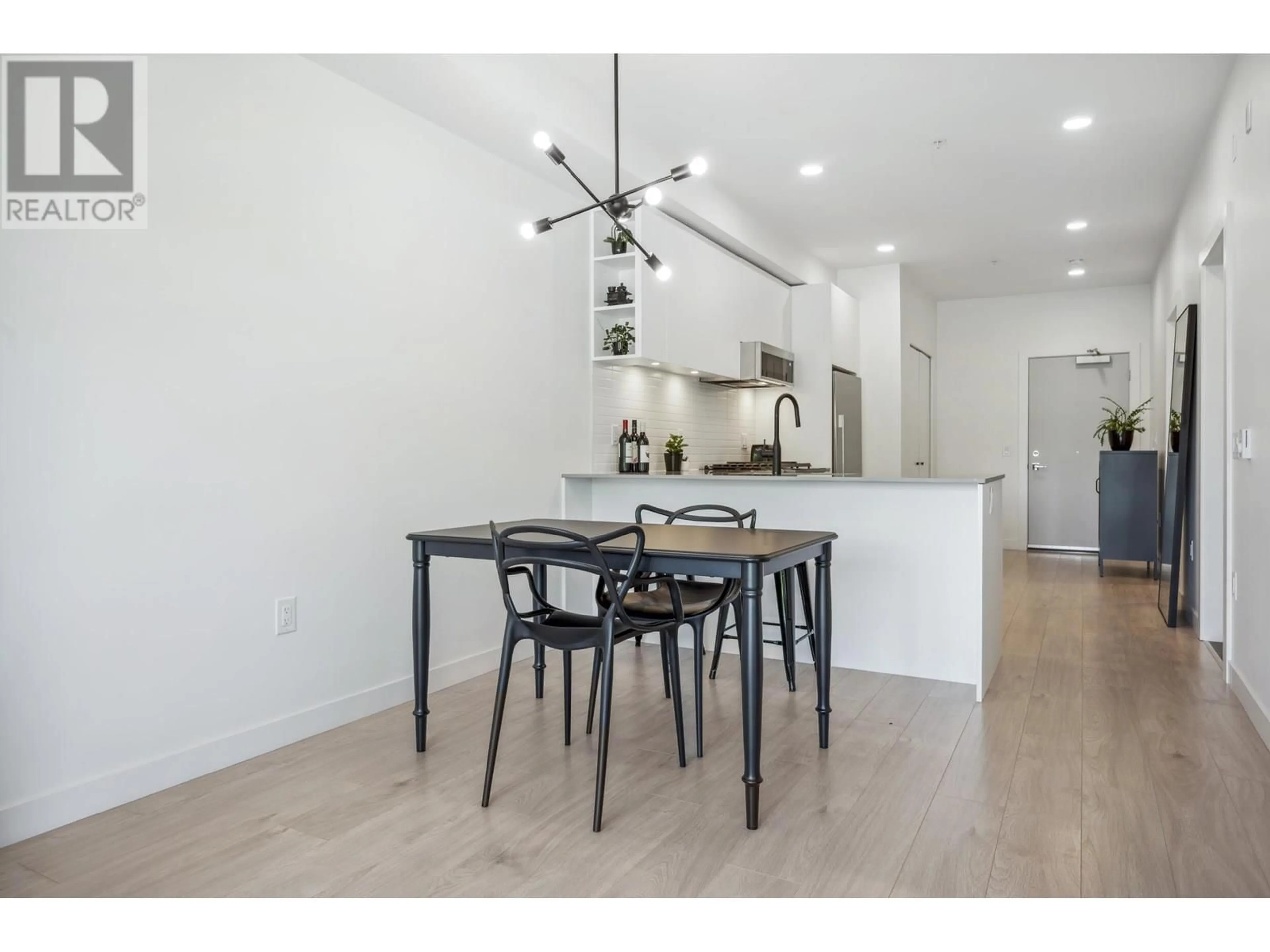 Open concept kitchen, wood/laminate floor for 314 - 2345 RINDALL AVENUE, Port Coquitlam British Columbia V3C1V3