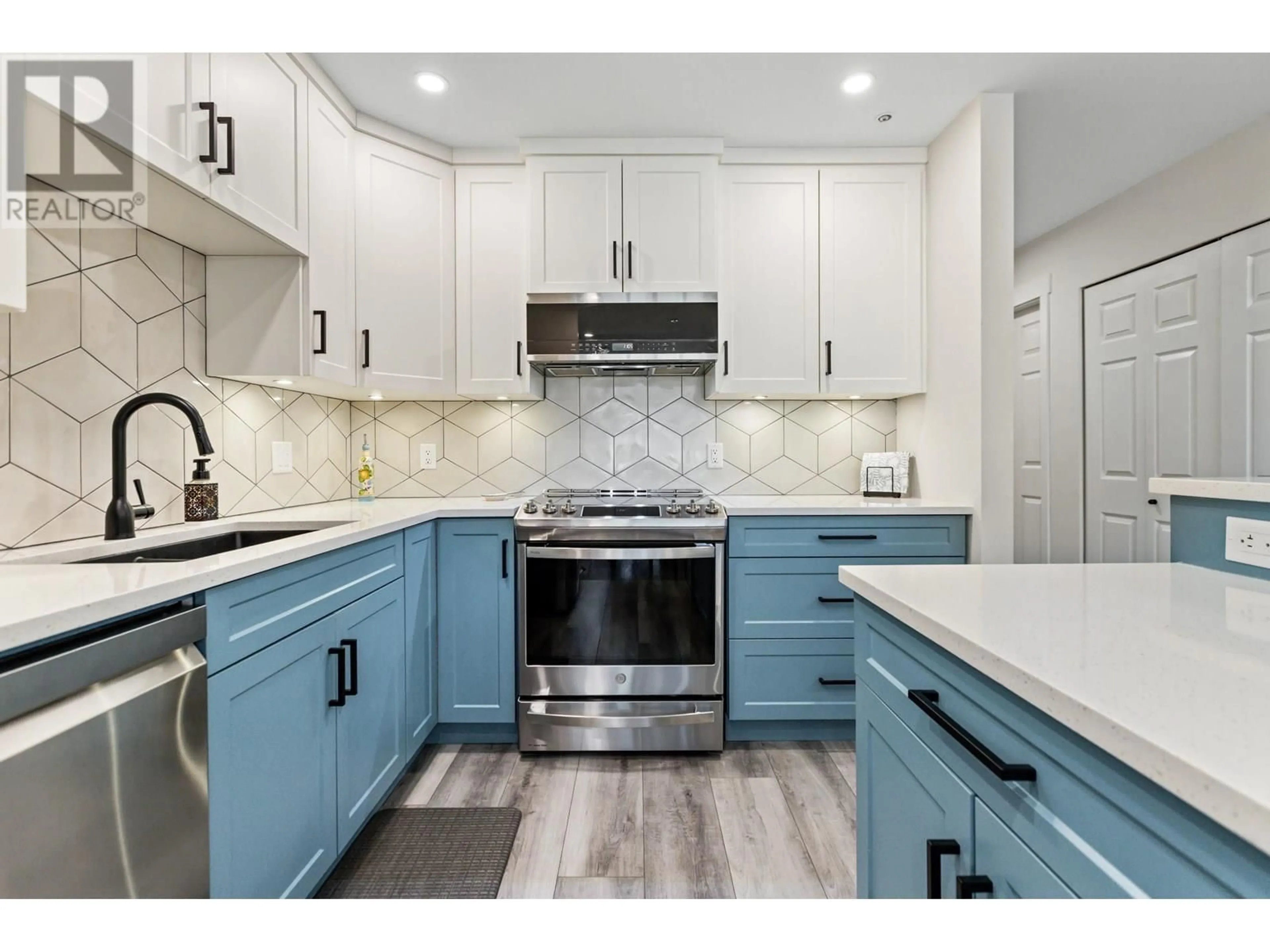 Open concept kitchen, ceramic/tile floor for 110 - 19131 FORD ROAD, Pitt Meadows British Columbia V3Y2R5