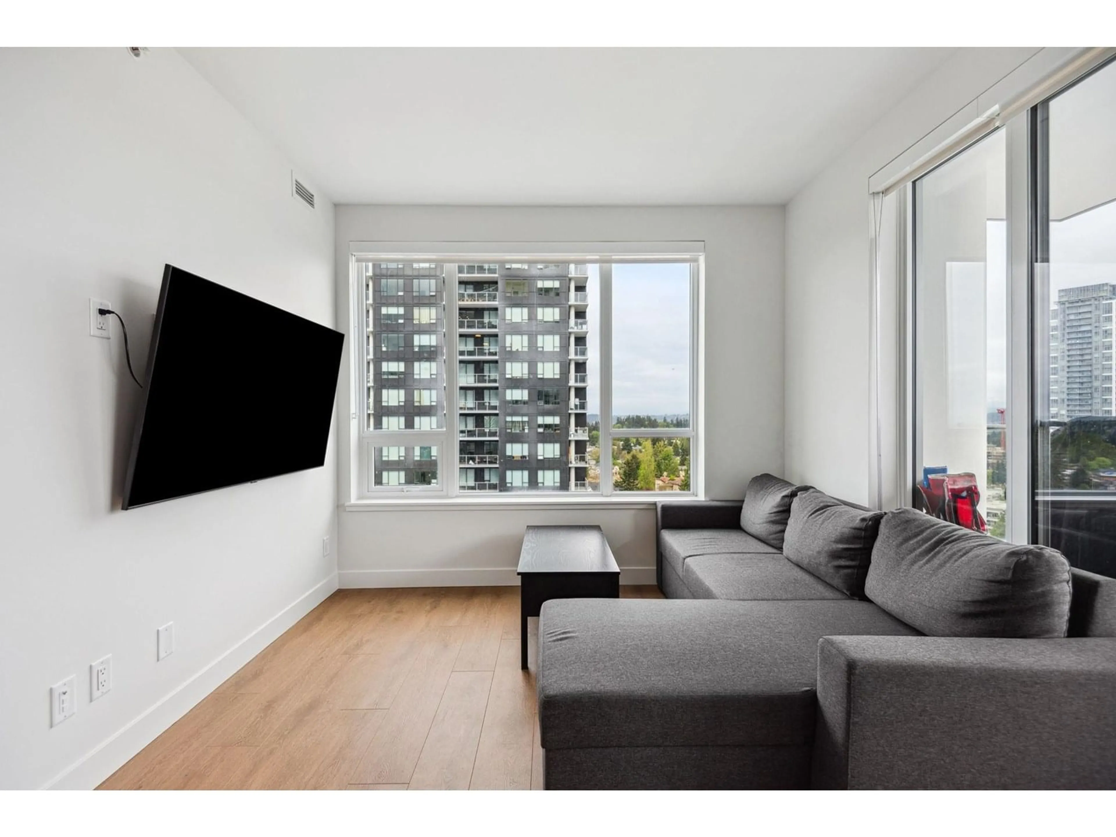 Living room with furniture, unknown for 1709 - 13387 OLD YALE, Surrey British Columbia V3T0S4