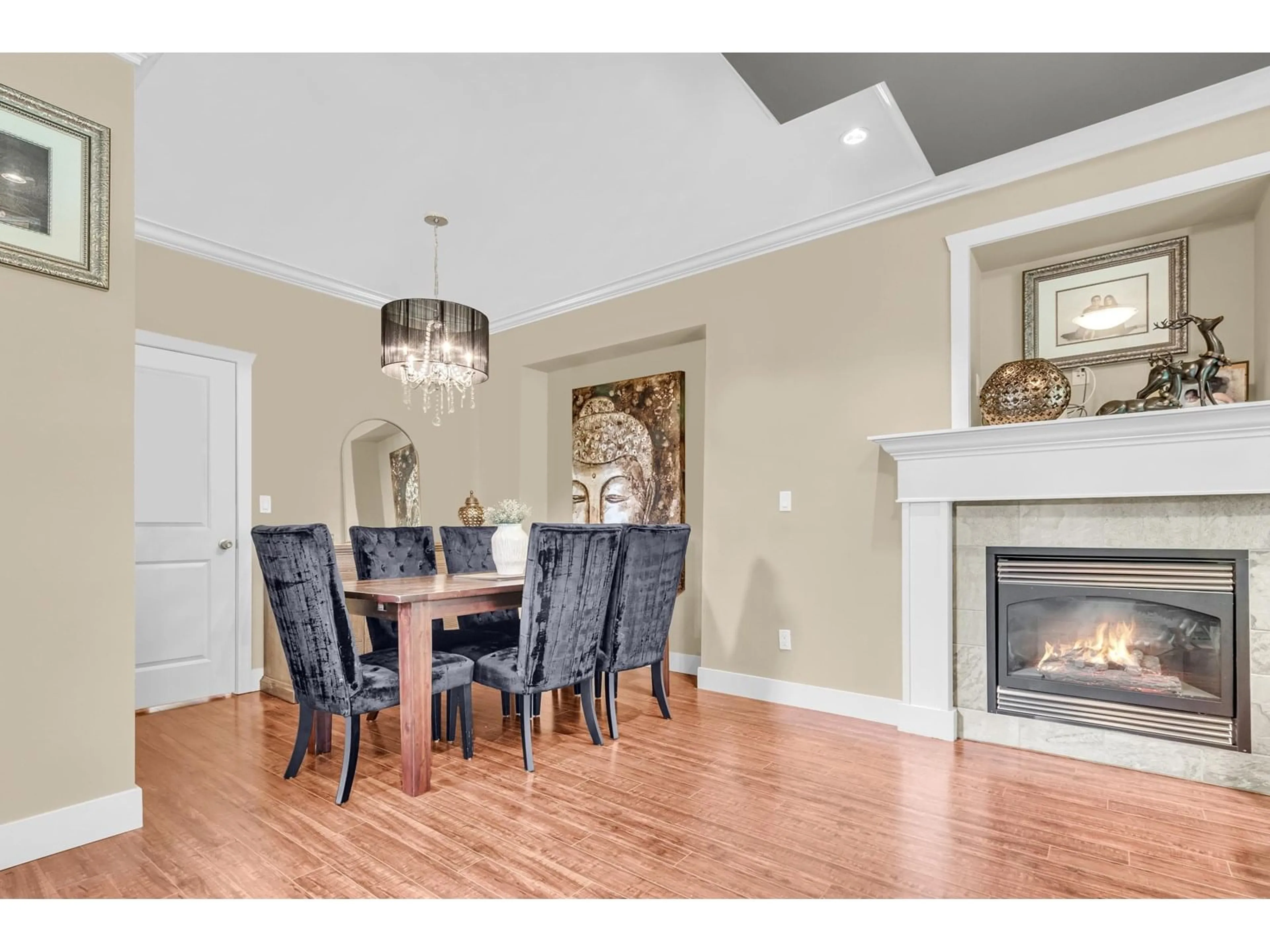 Dining room, wood/laminate floor for 6925 196, Surrey British Columbia V4N5Z1