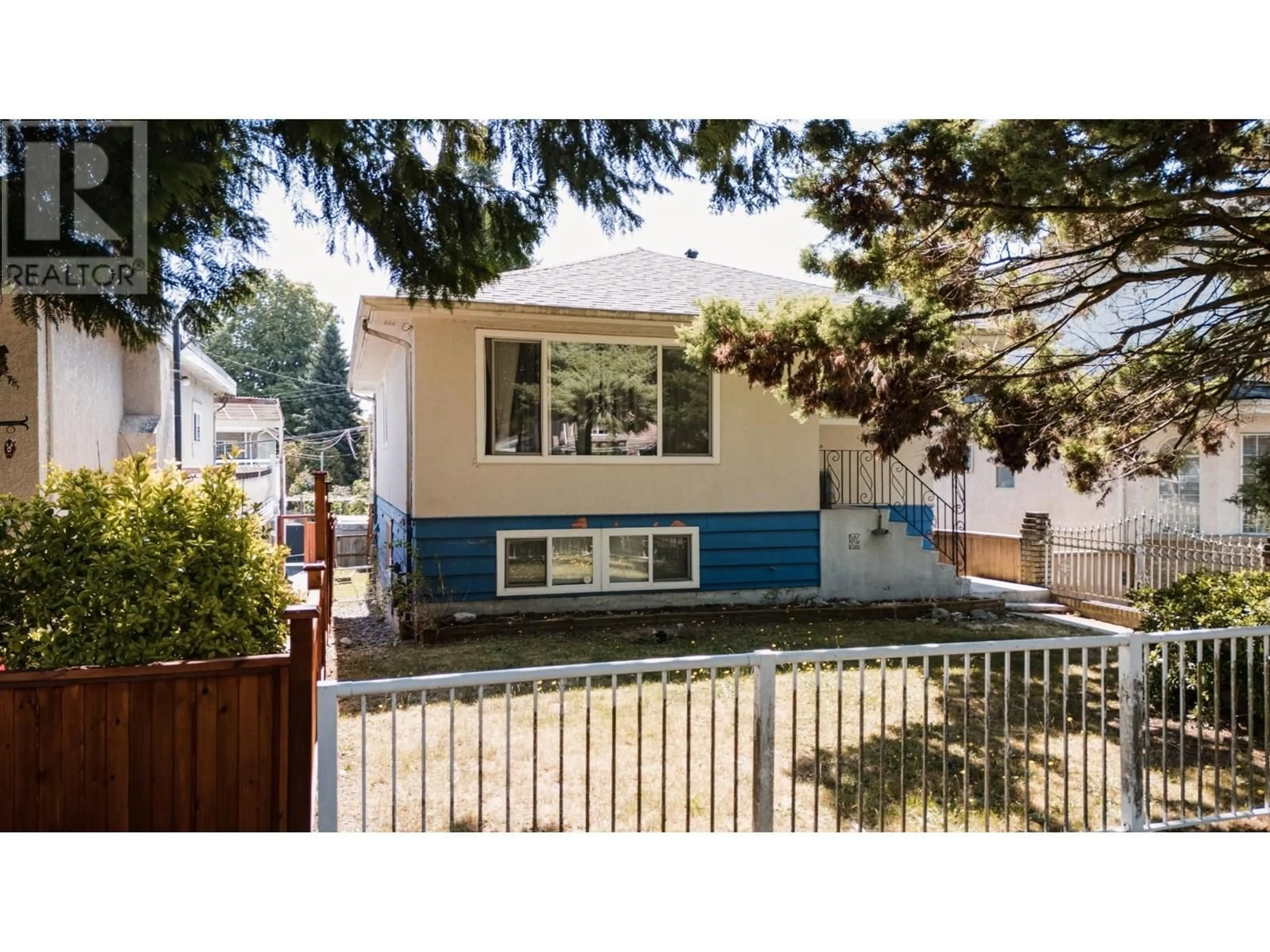 Home with vinyl exterior material, street for 5120 FAIRMONT STREET, Vancouver British Columbia V5R3V3