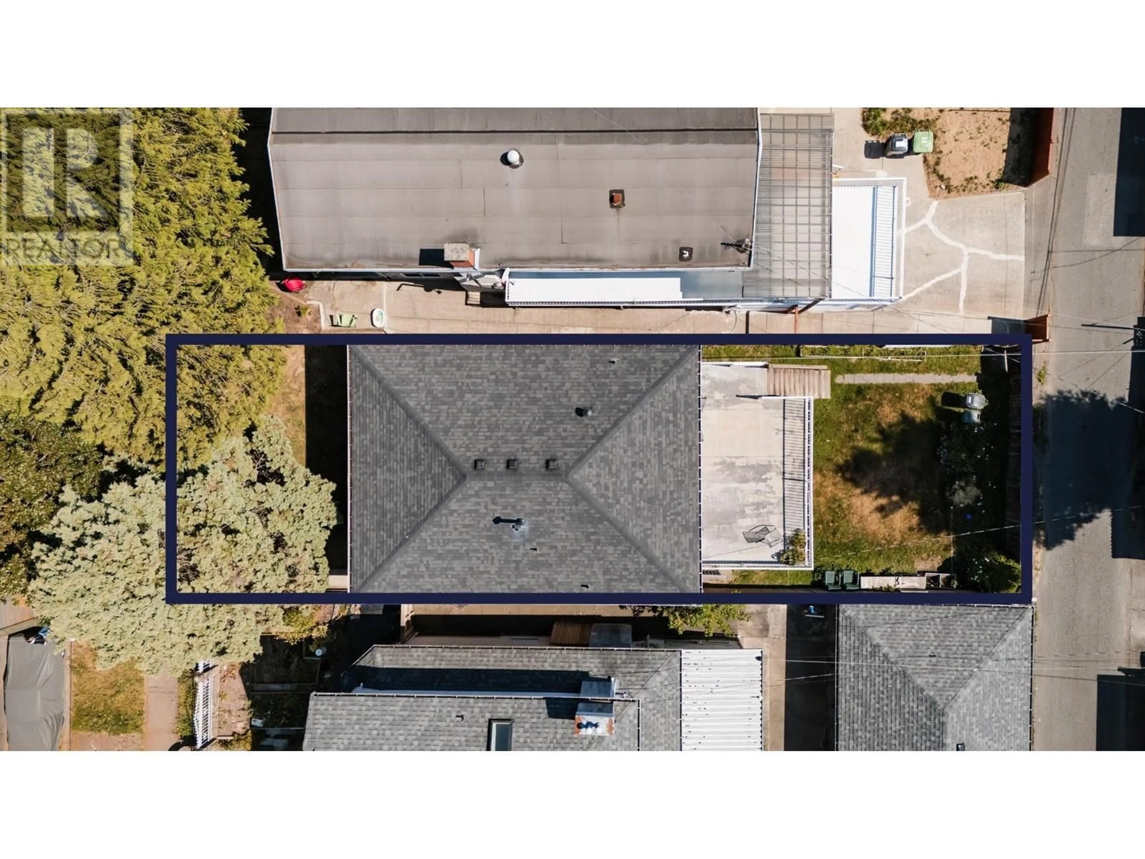 A pic from outside/outdoor area/front of a property/back of a property/a pic from drone, street for 5120 FAIRMONT STREET, Vancouver British Columbia V5R3V3