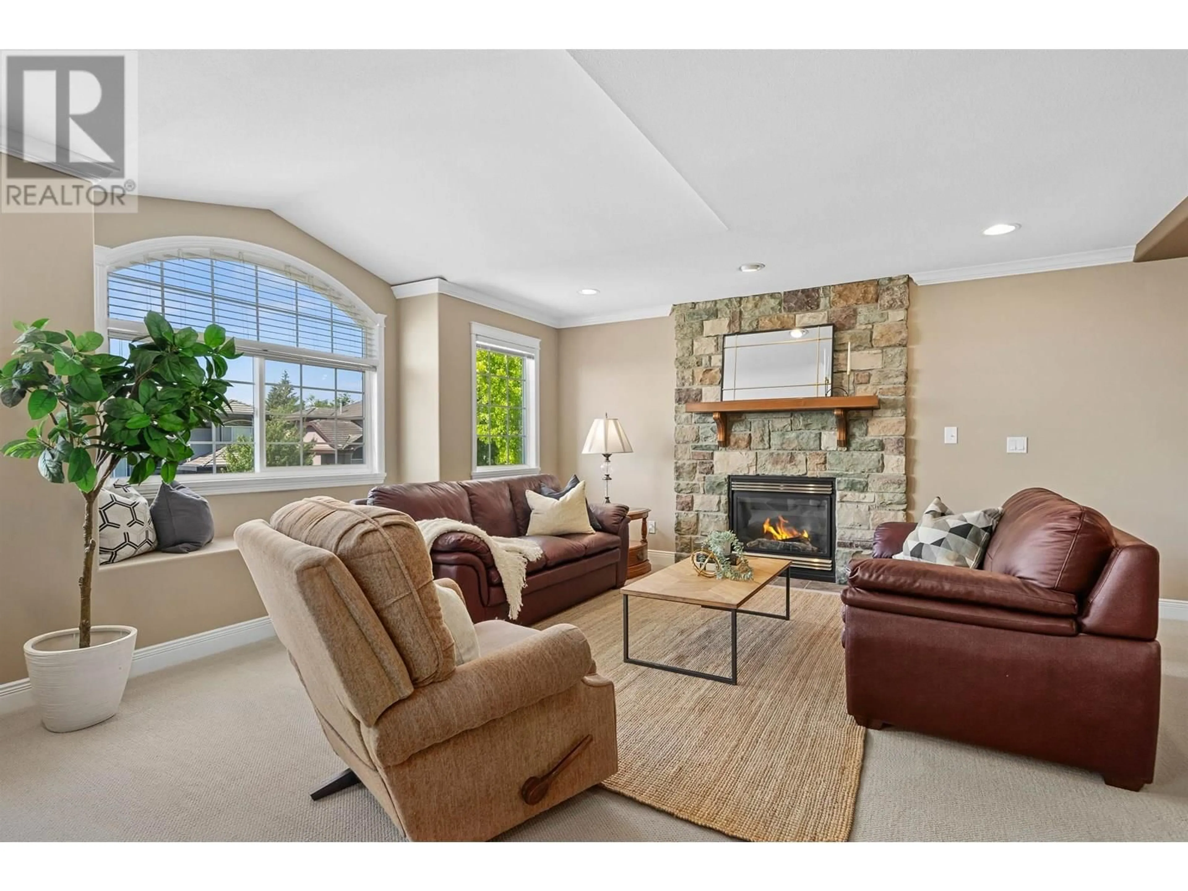 Living room with furniture, ceramic/tile floor for 10536 SLATFORD STREET, Maple Ridge British Columbia V2W1E3