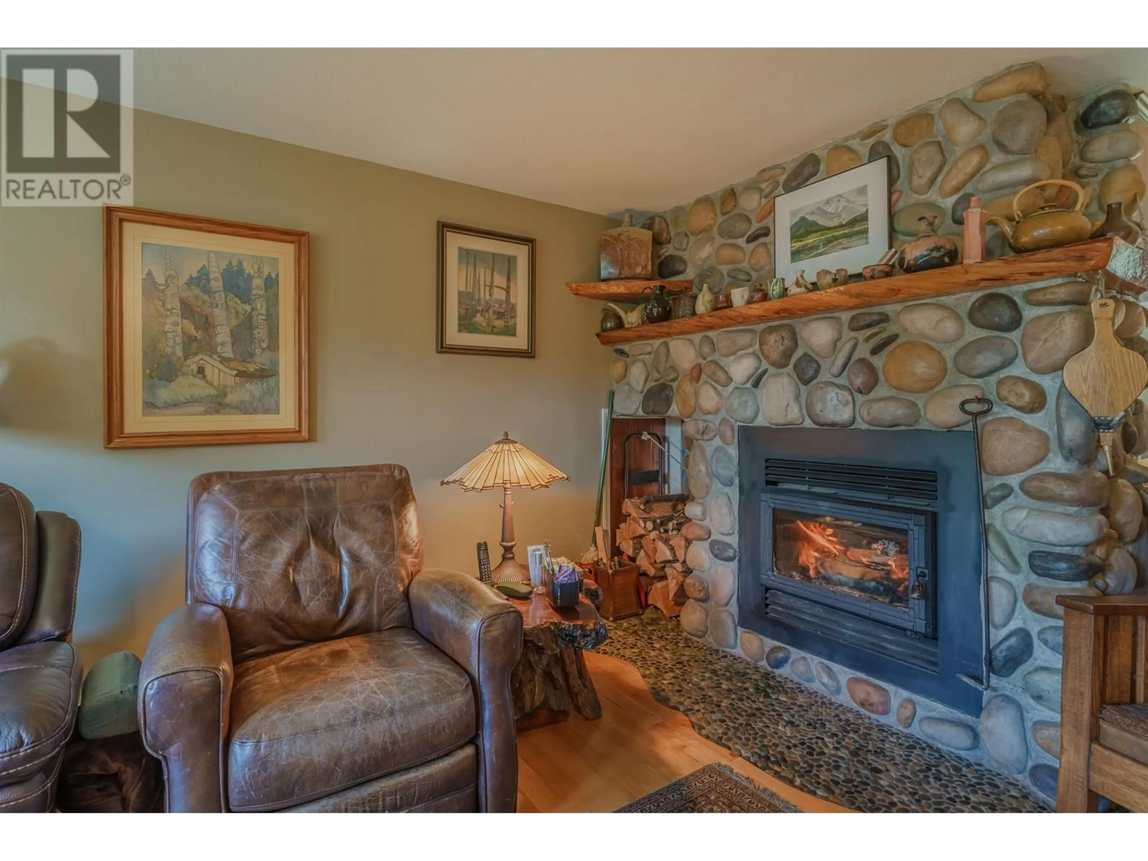 Living room with furniture, unknown for 5208 DAVIS ROAD, 108 Mile Ranch British Columbia V0K2Z0