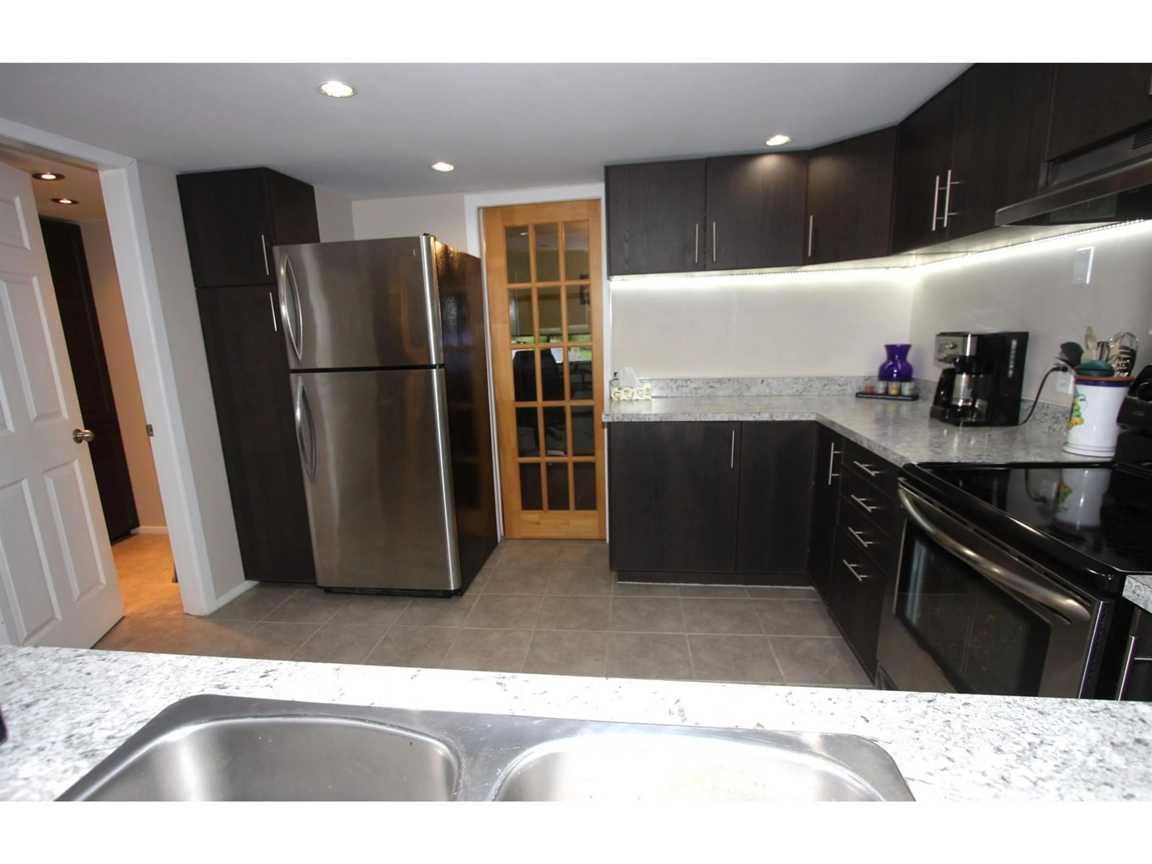Standard kitchen, unknown for 43 - 32361 MCRAE, Mission British Columbia V2V4X7