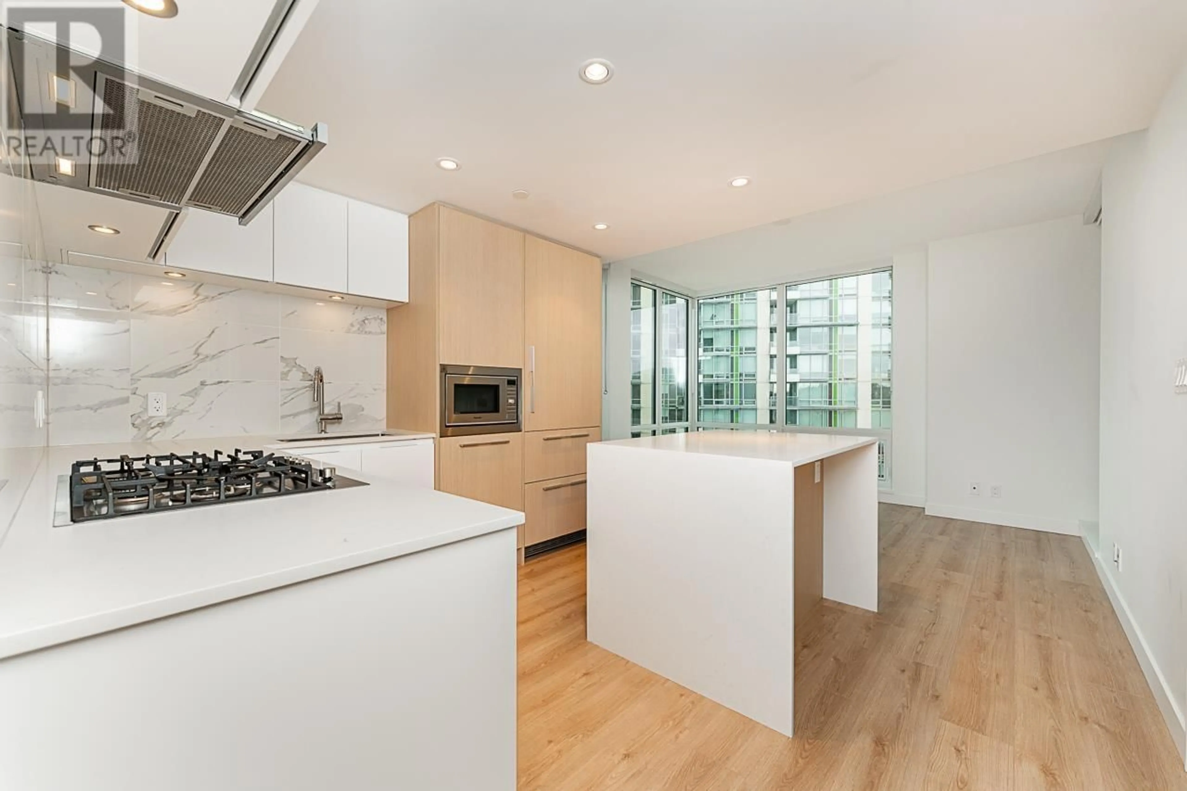 Contemporary kitchen, unknown for 1202 - 1500 FERN STREET, North Vancouver British Columbia V7J0E6