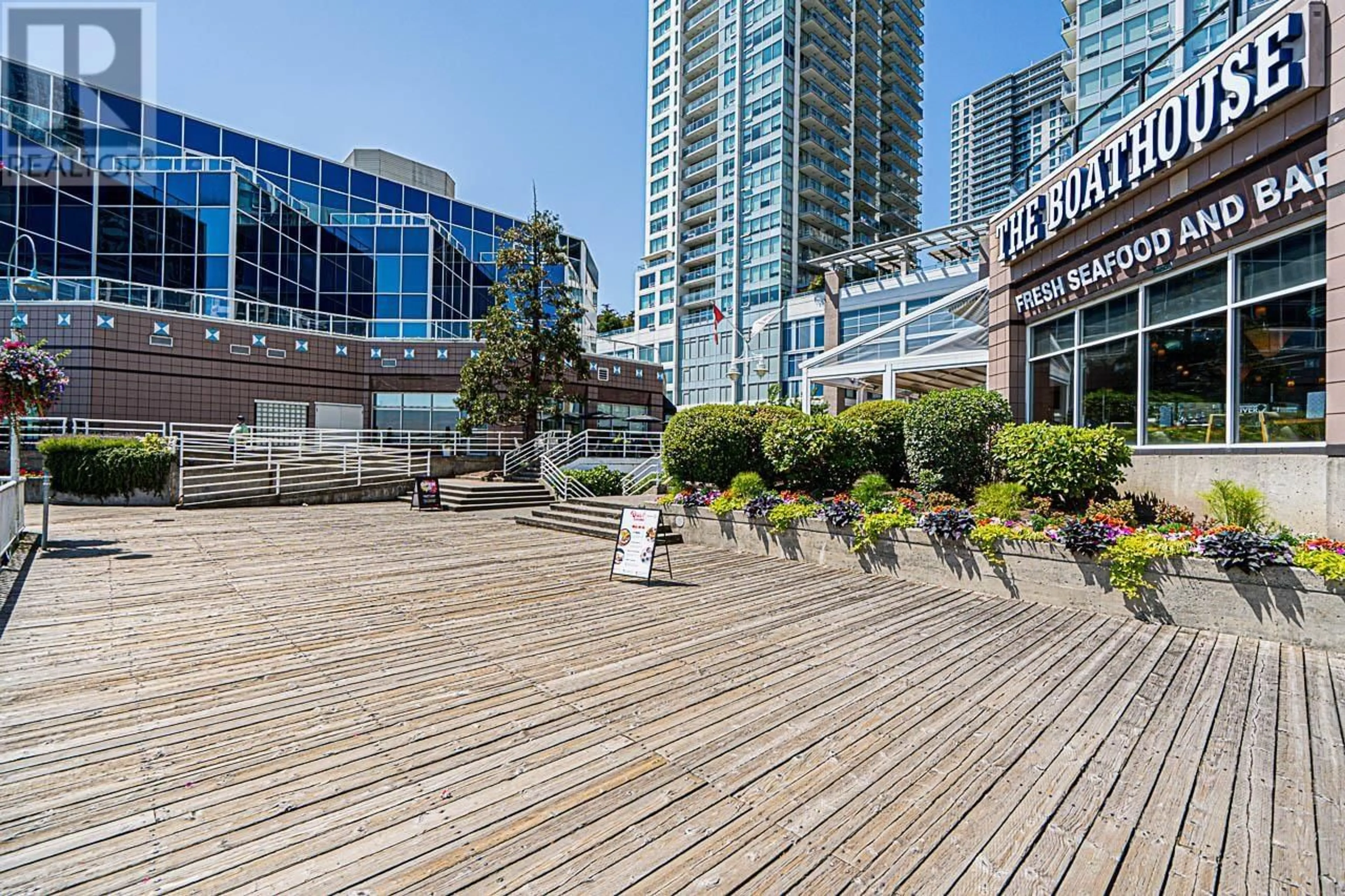 Patio, city buildings view from balcony for 2712 - 908 QUAYSIDE DRIVE, New Westminster British Columbia V3M0L4