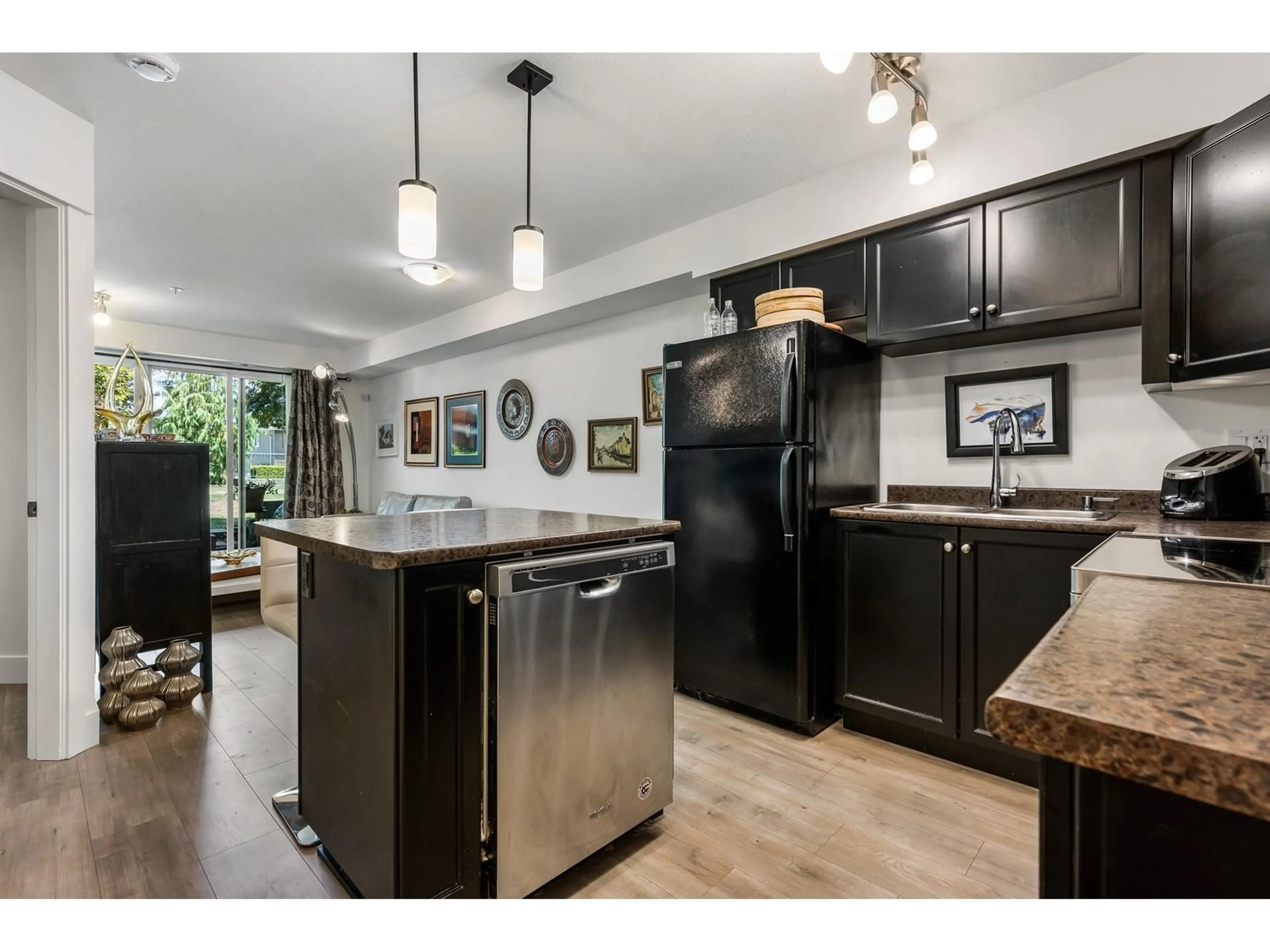 Open concept kitchen, unknown for 116 - 30525 CARDINAL, Abbotsford British Columbia V2T2C8