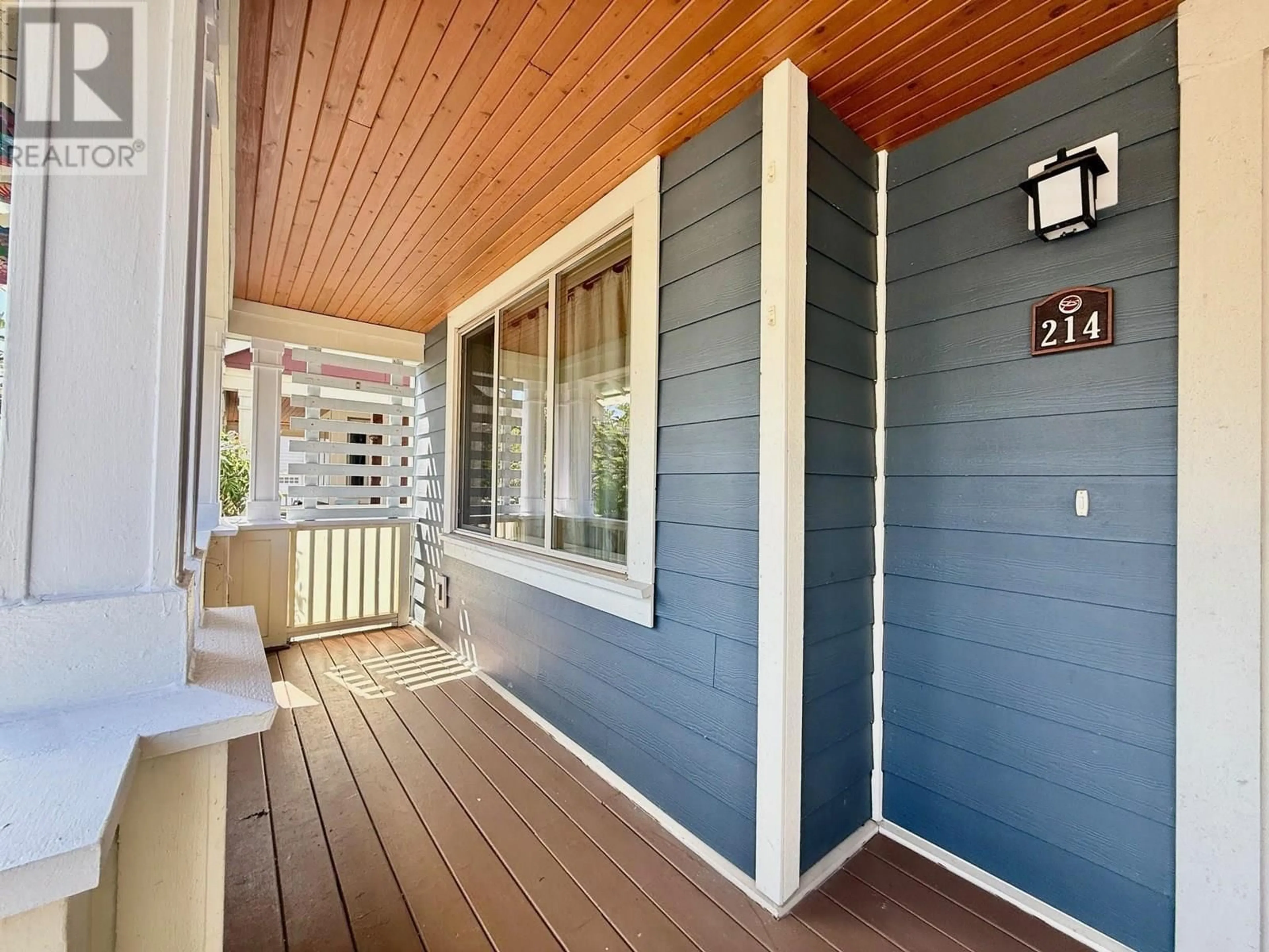 Home with vinyl exterior material, street for 214 JENSEN STREET, New Westminster British Columbia V3M0E7