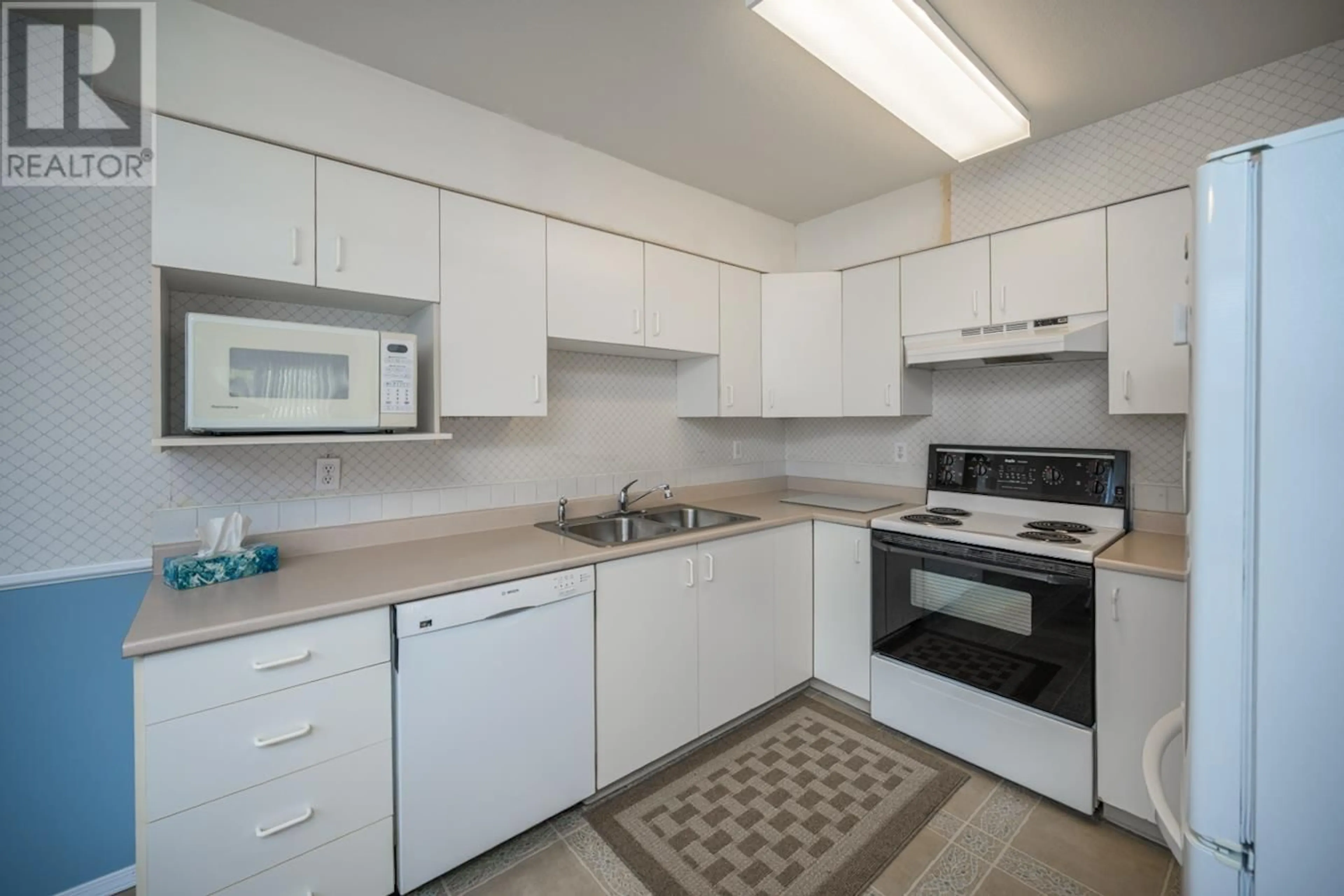 Standard kitchen, unknown for 209 - 3363 WESTWOOD DRIVE, Prince George British Columbia V2N1S4