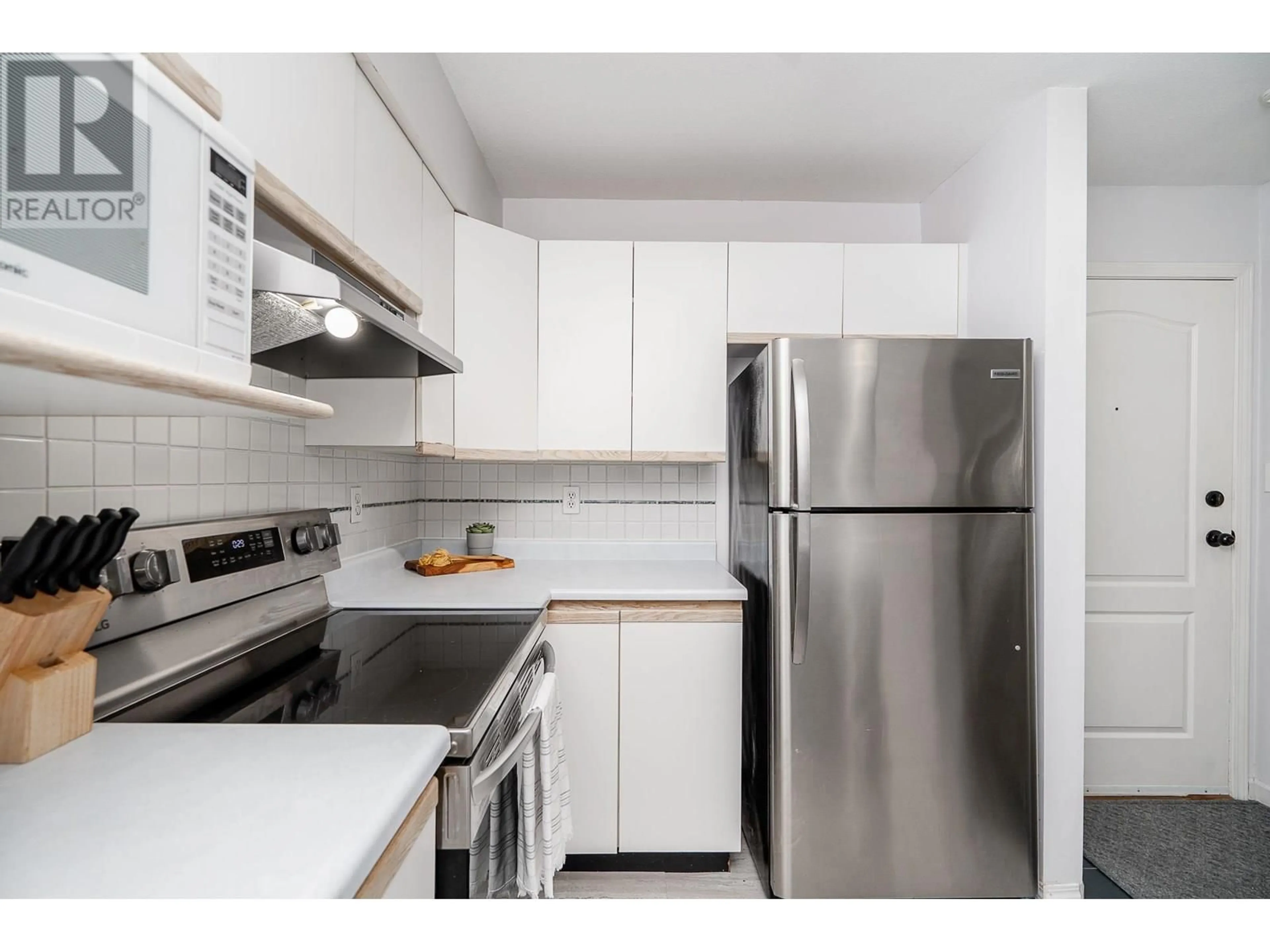Standard kitchen, unknown for 111 - 2401 HAWTHORNE AVENUE, Port Coquitlam British Columbia V3C6R9