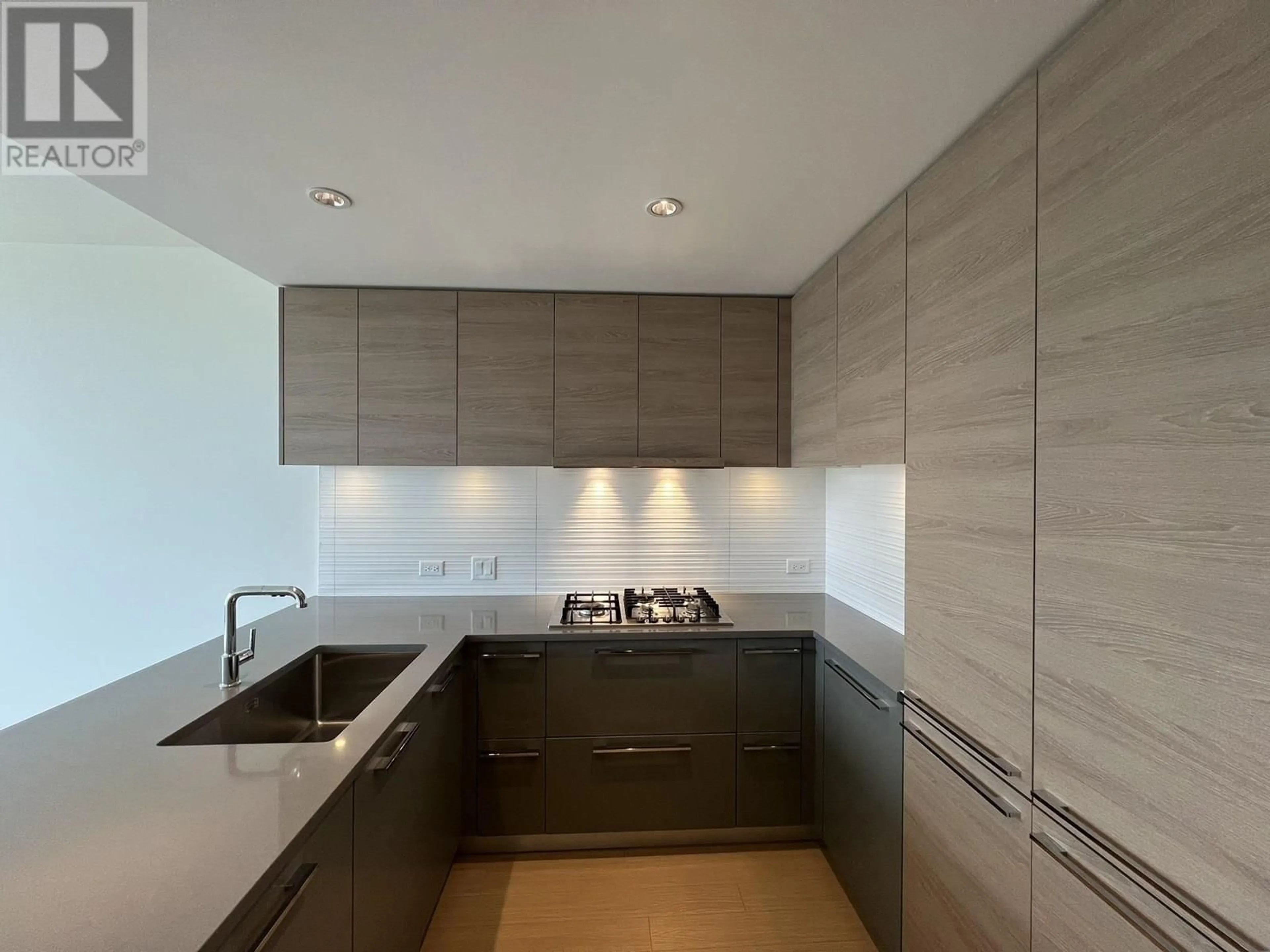 Unknown for 903 - 7388 KINGSWAY, Burnaby British Columbia V3N0G9