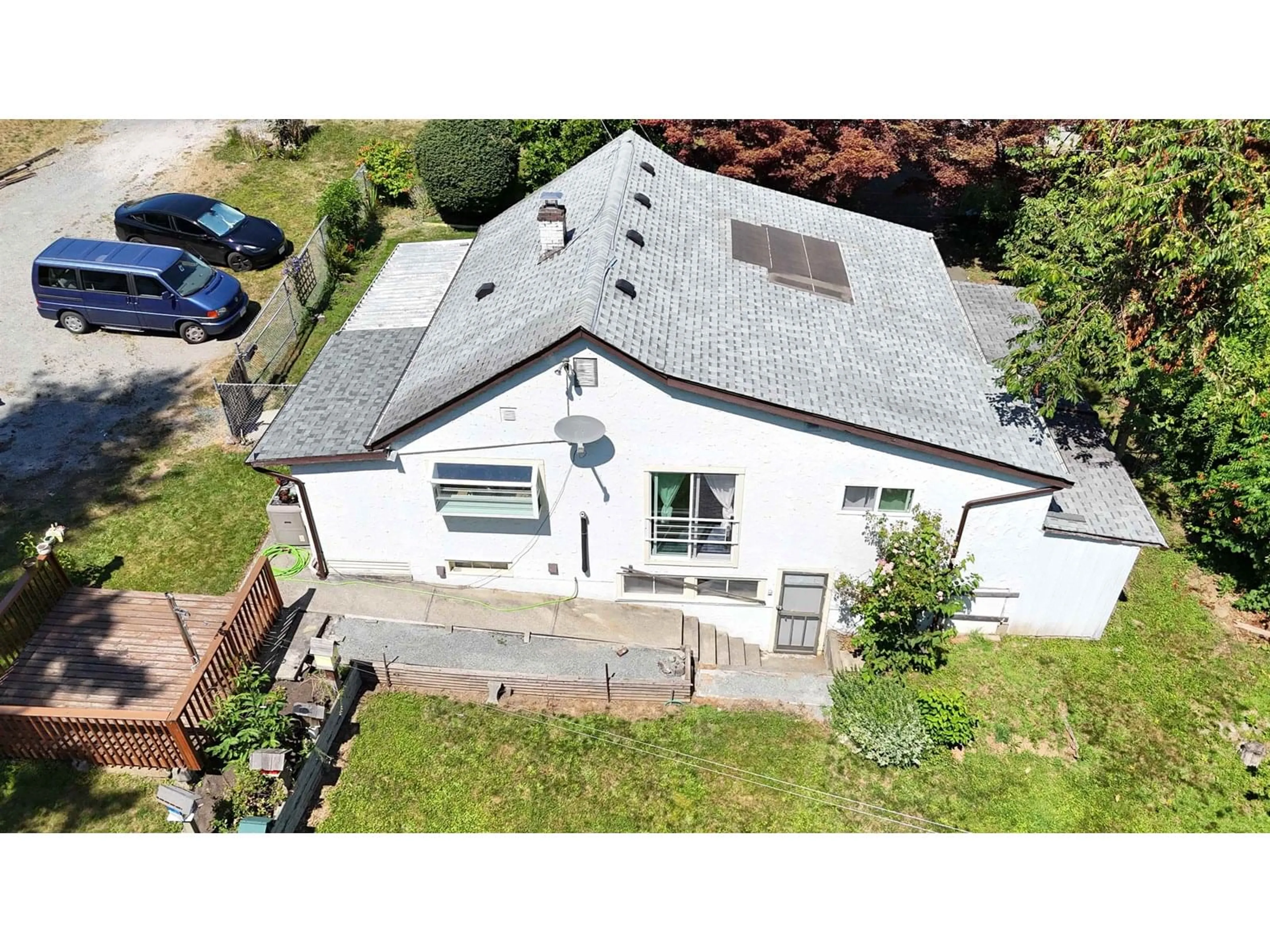 A pic from outside/outdoor area/front of a property/back of a property/a pic from drone, building for 32846 6TH, Mission British Columbia V2V1Y9