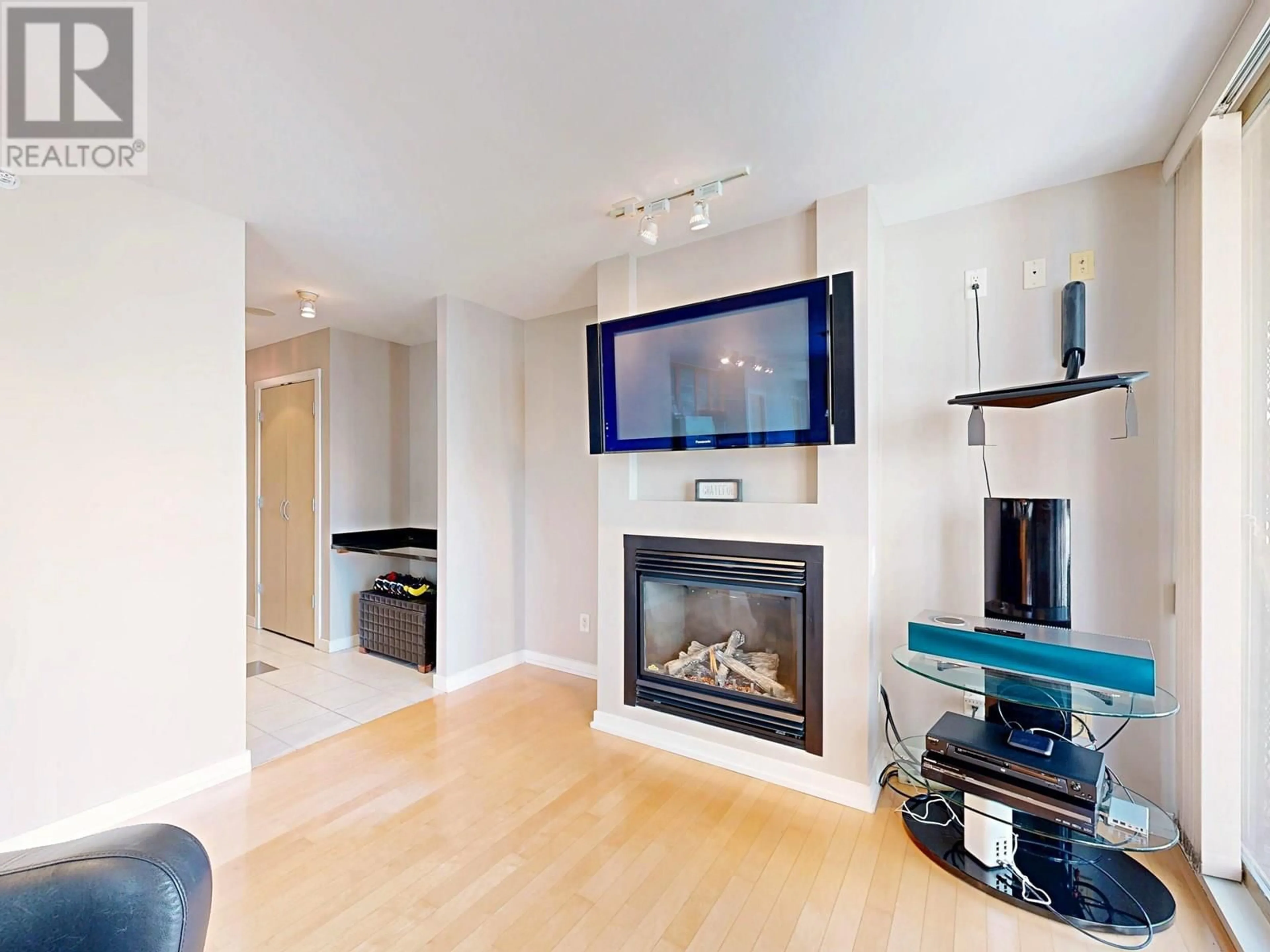 Living room with furniture, unknown for 1003 - 969 RICHARDS STREET, Vancouver British Columbia V6B1A8