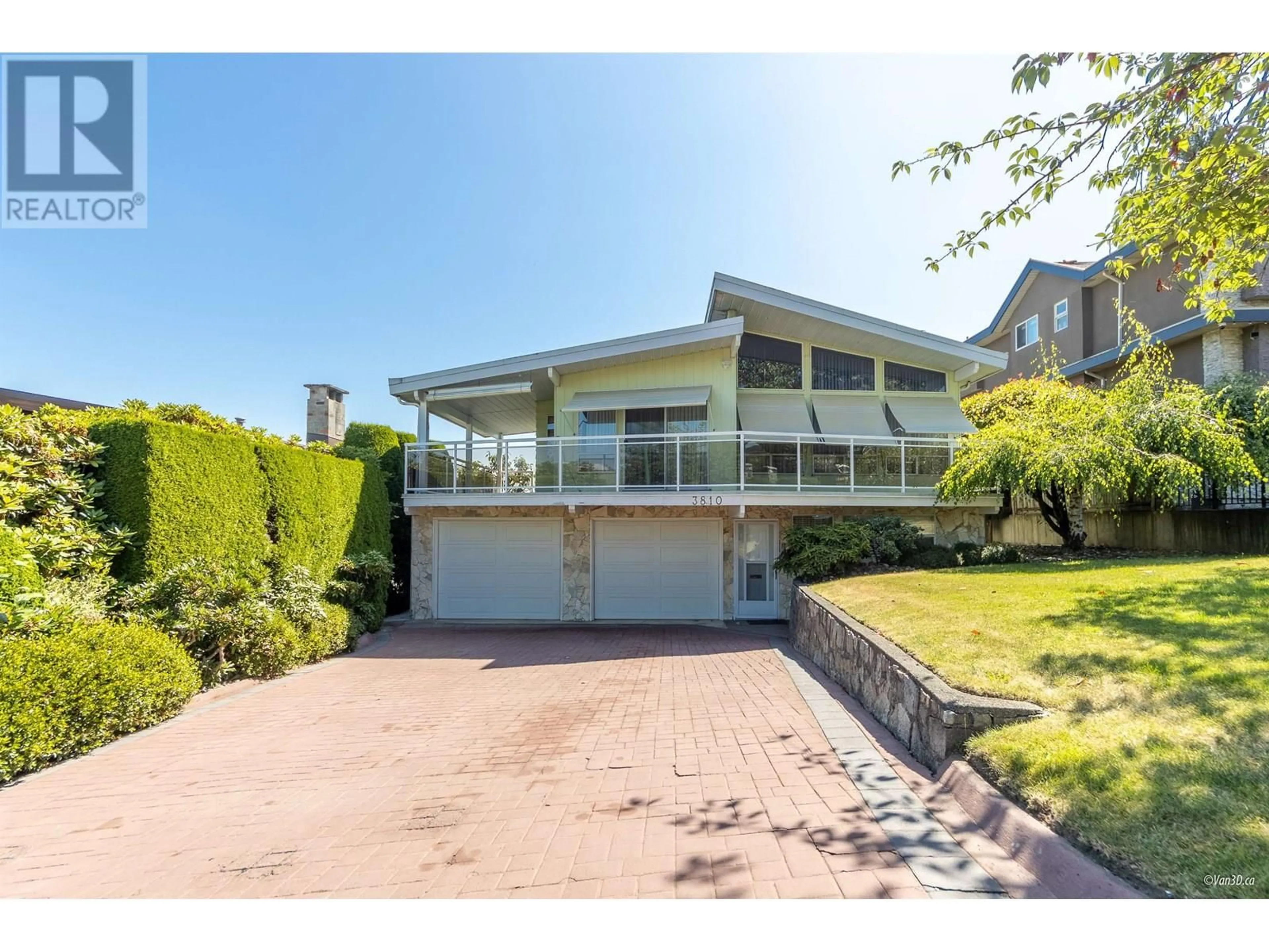 A pic from outside/outdoor area/front of a property/back of a property/a pic from drone, street for 3810 CARDIFF PLACE, Burnaby British Columbia V5G2G9