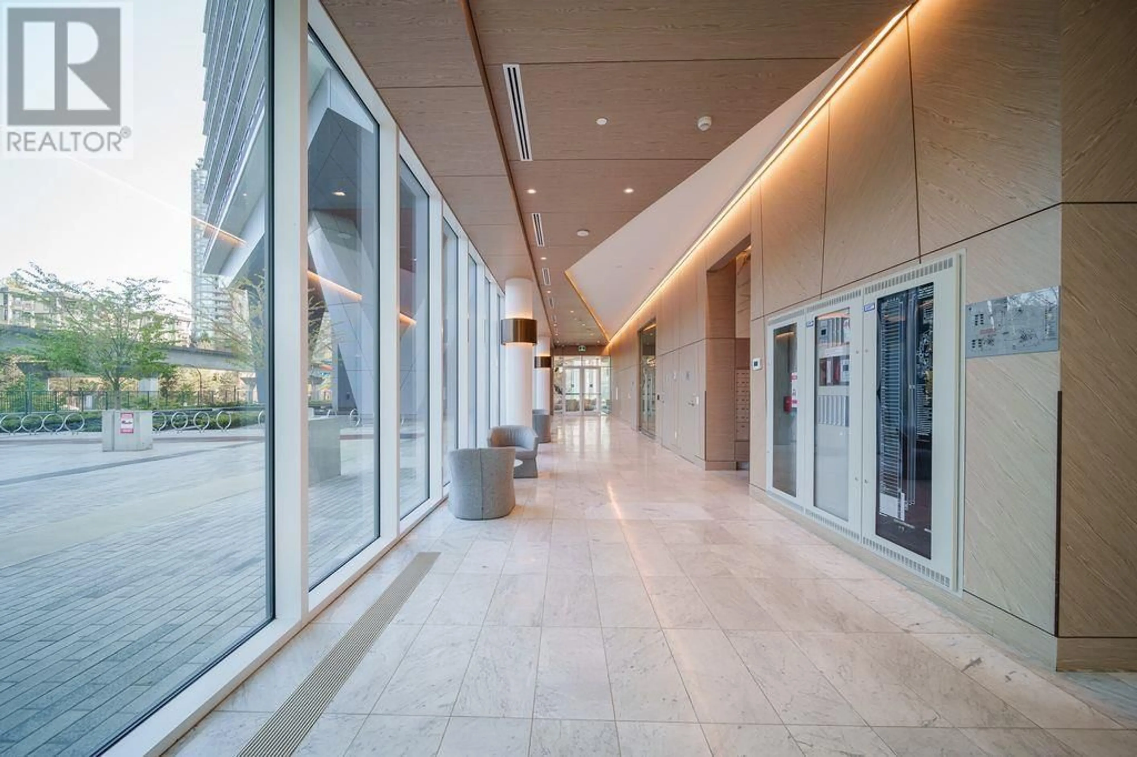 Indoor foyer for 3211 - 4720 LOUGHEED HIGHWAY, Burnaby British Columbia V5C0M8