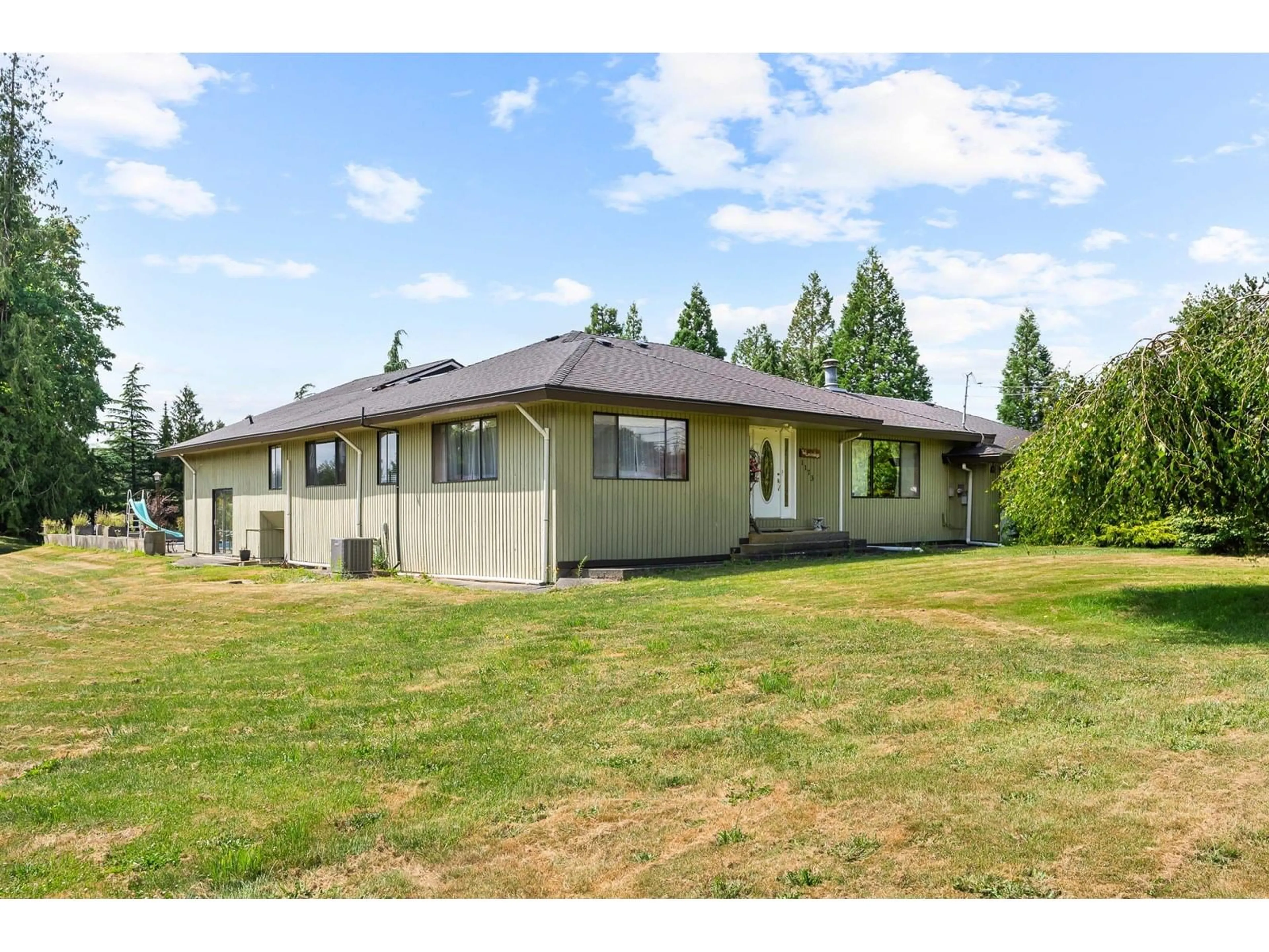 A pic from outside/outdoor area/front of a property/back of a property/a pic from drone, unknown for 1173 248, Langley British Columbia V4W2B8