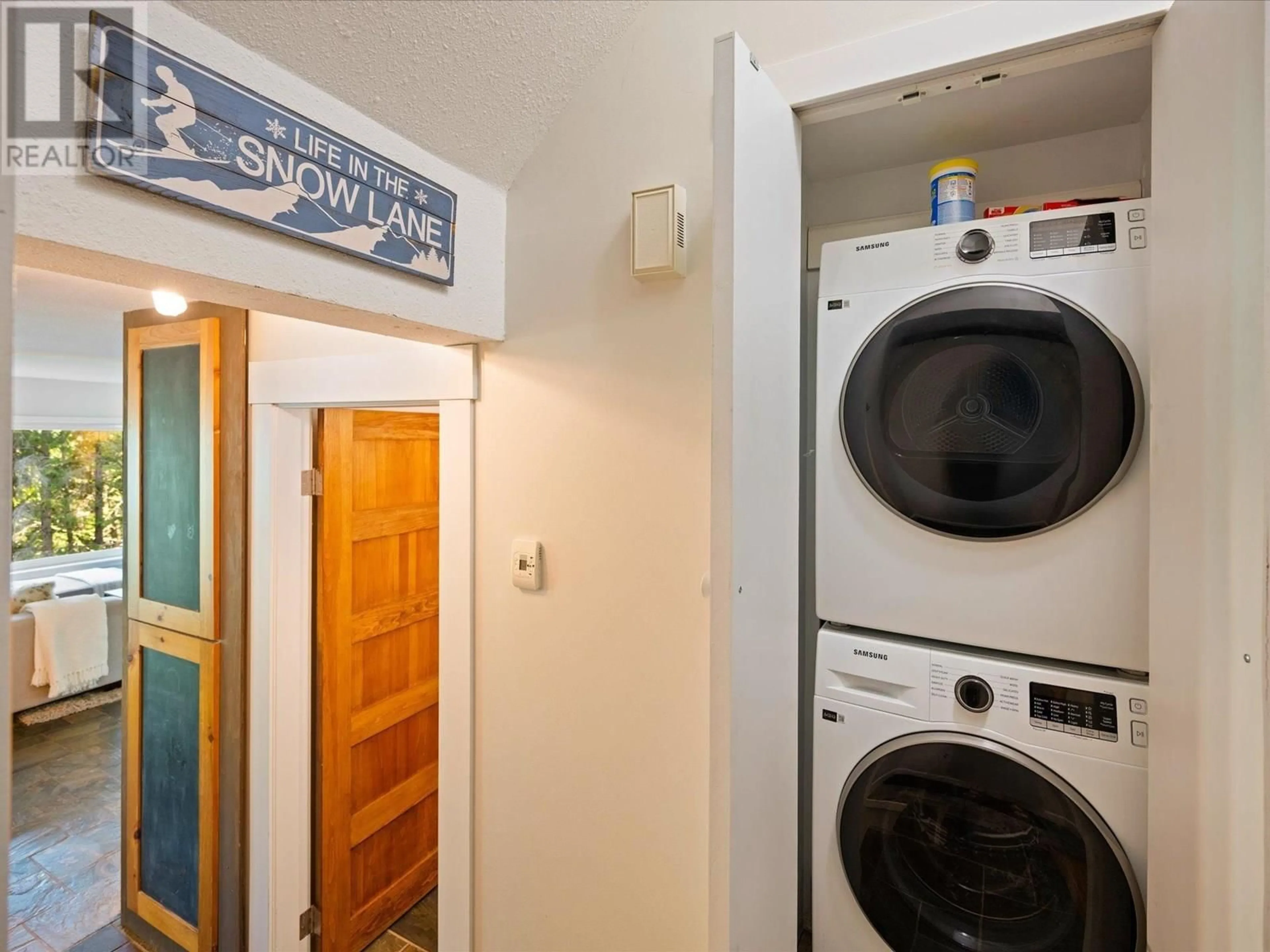 Laundry room for 1 - 2240 GONDOLA WAY, Whistler British Columbia V8E0N1