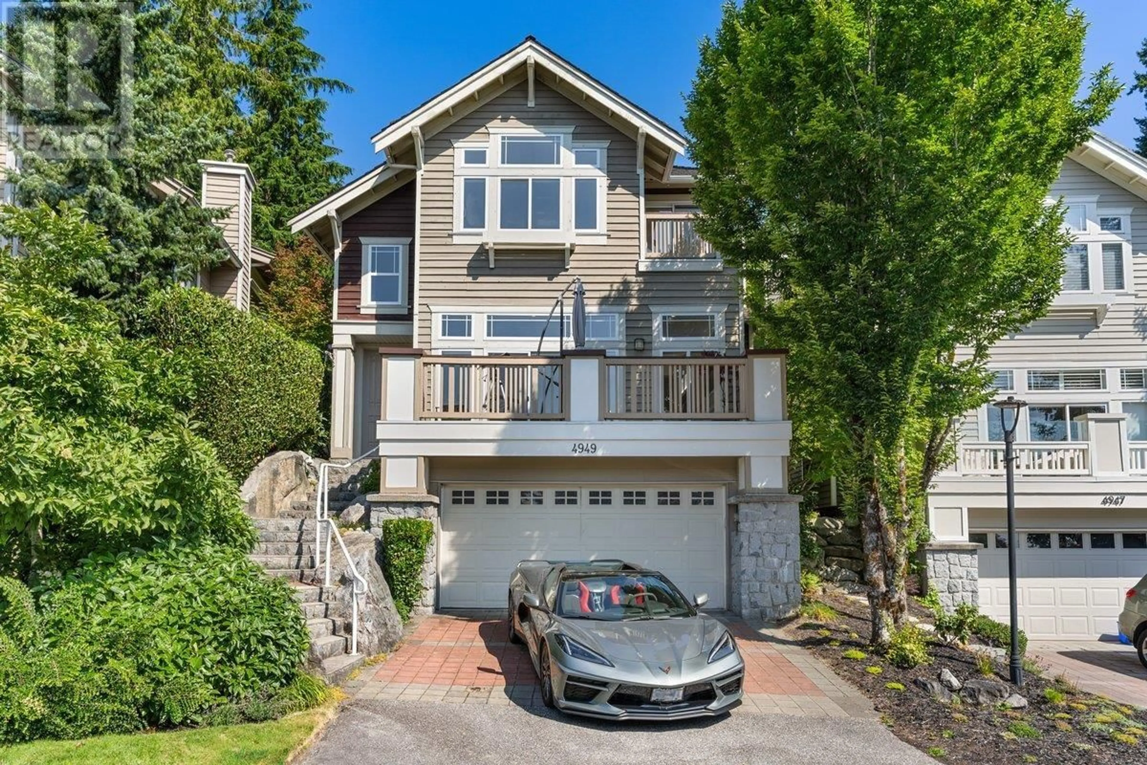 Home with vinyl exterior material, street for 4949 EDENDALE COURT, West Vancouver British Columbia V7W3H7