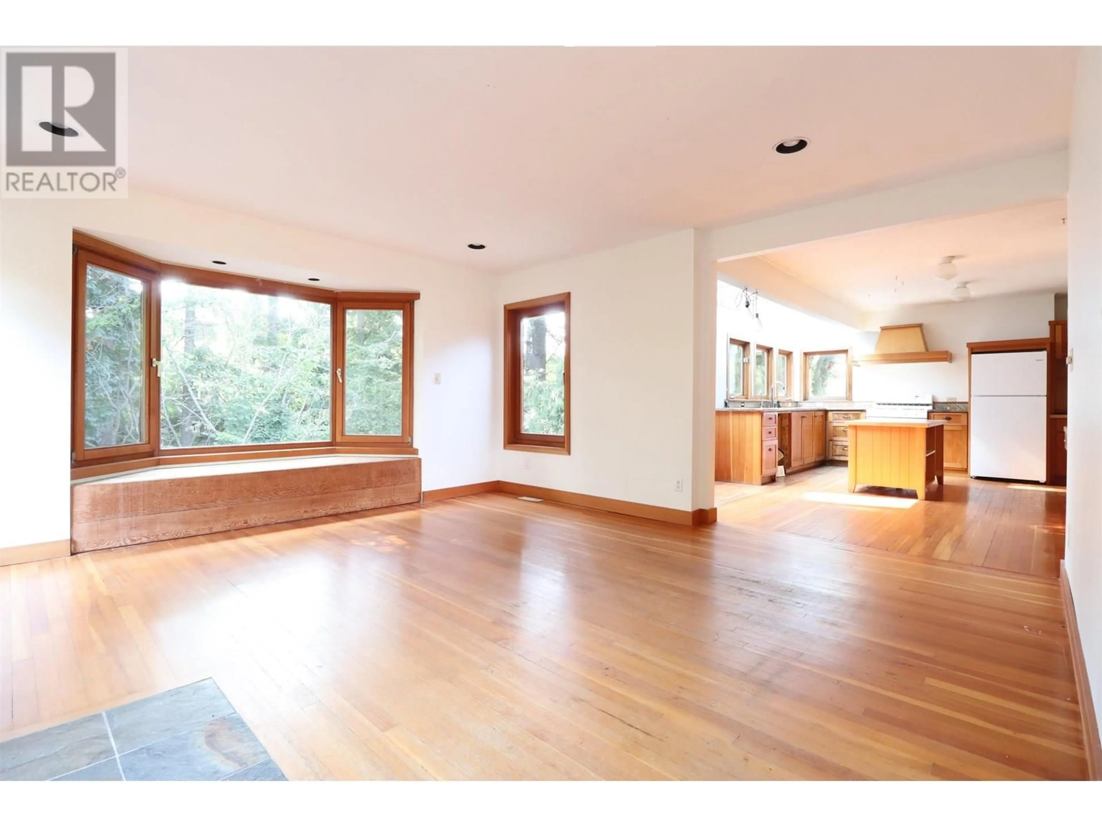 Unknown for 5808 PORTLAND STREET, Burnaby British Columbia V5J2R8