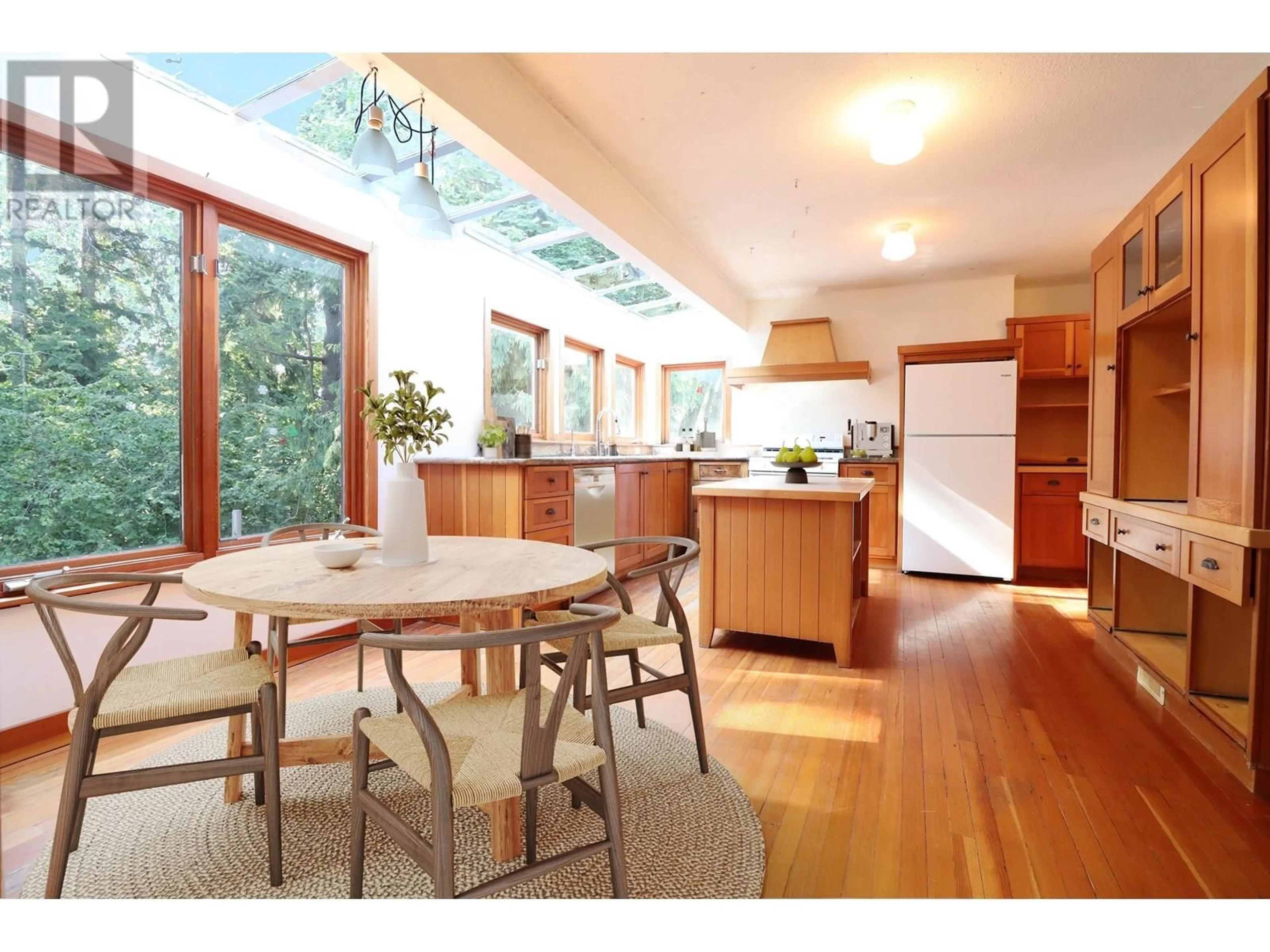 Open concept kitchen, unknown for 5808 PORTLAND STREET, Burnaby British Columbia V5J2R8