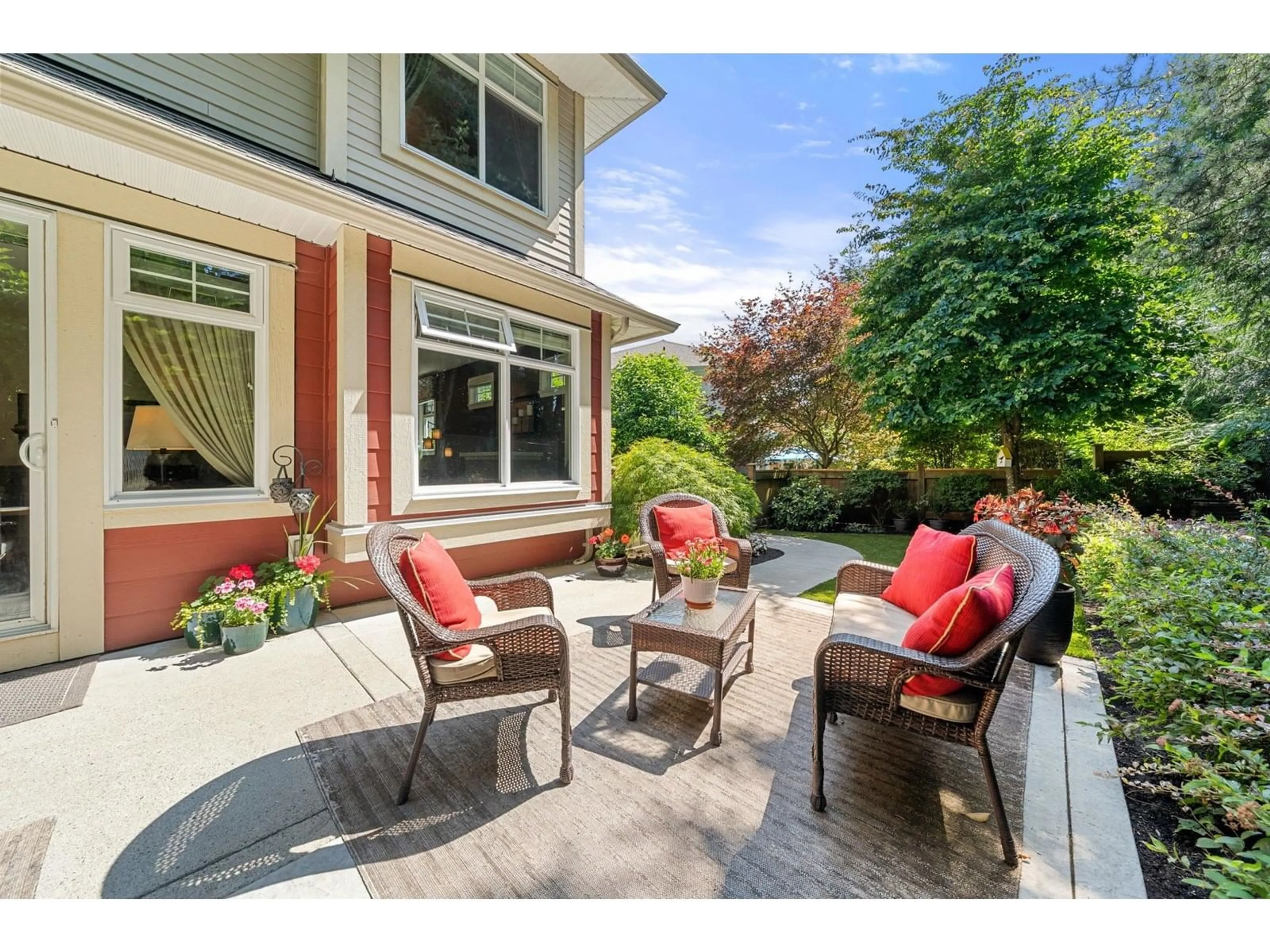 Patio, street for 28 - 15454 32, Surrey British Columbia V3Z2J8