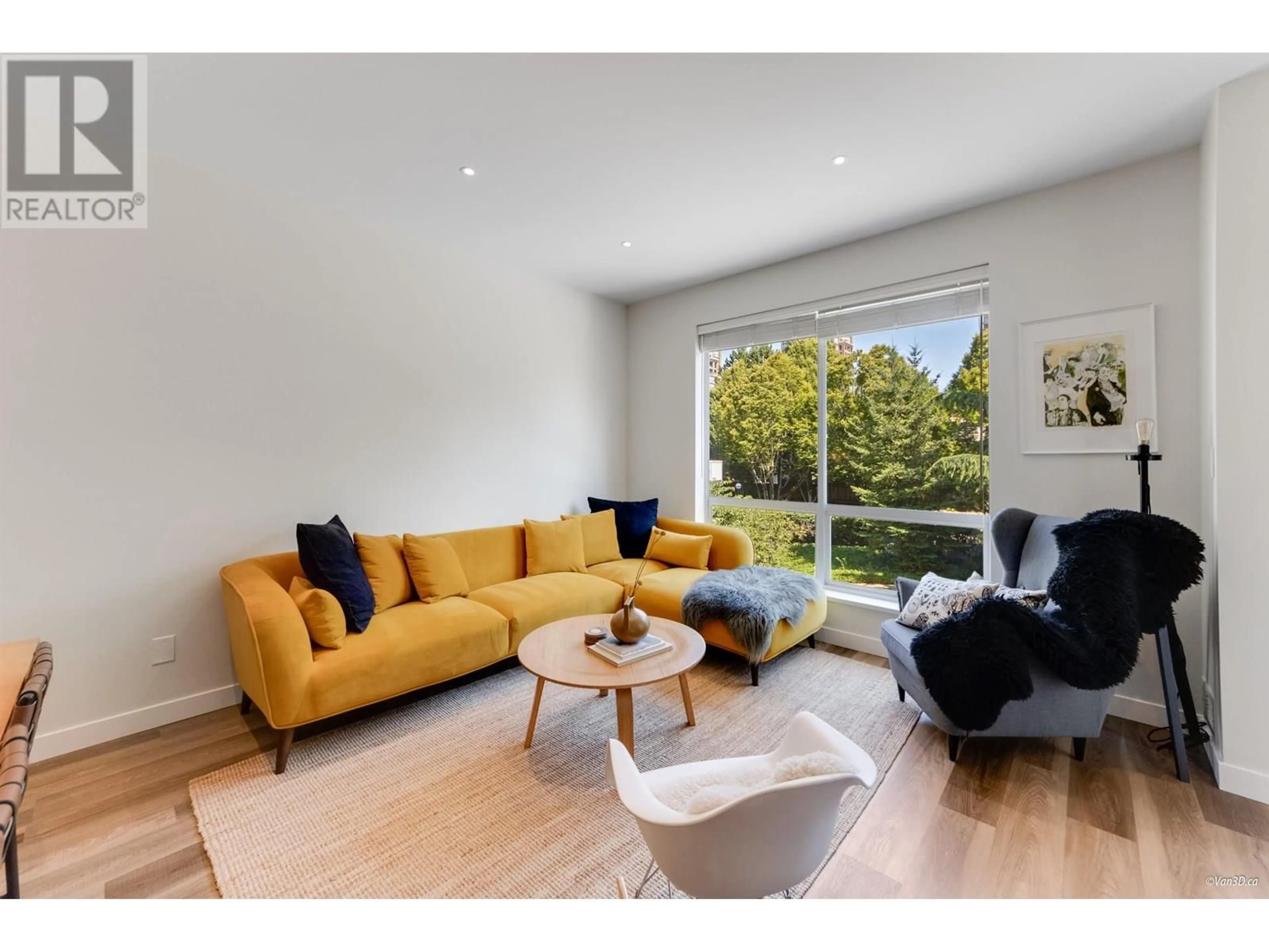 Living room with furniture, unknown for 401 - 6742 STATION HILL COURT, Burnaby British Columbia V3N4V2