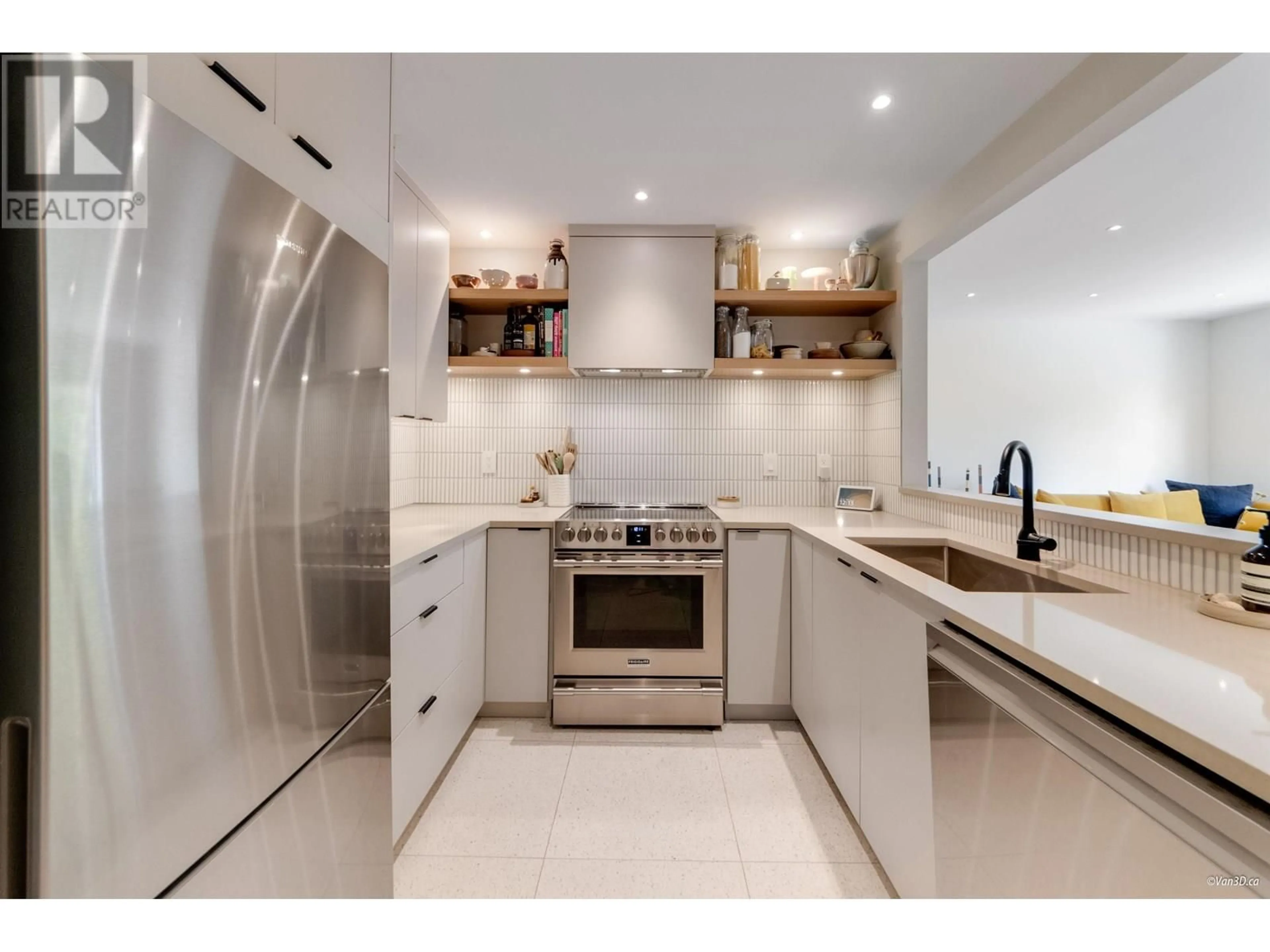 Unknown for 401 - 6742 STATION HILL COURT, Burnaby British Columbia V3N4V2