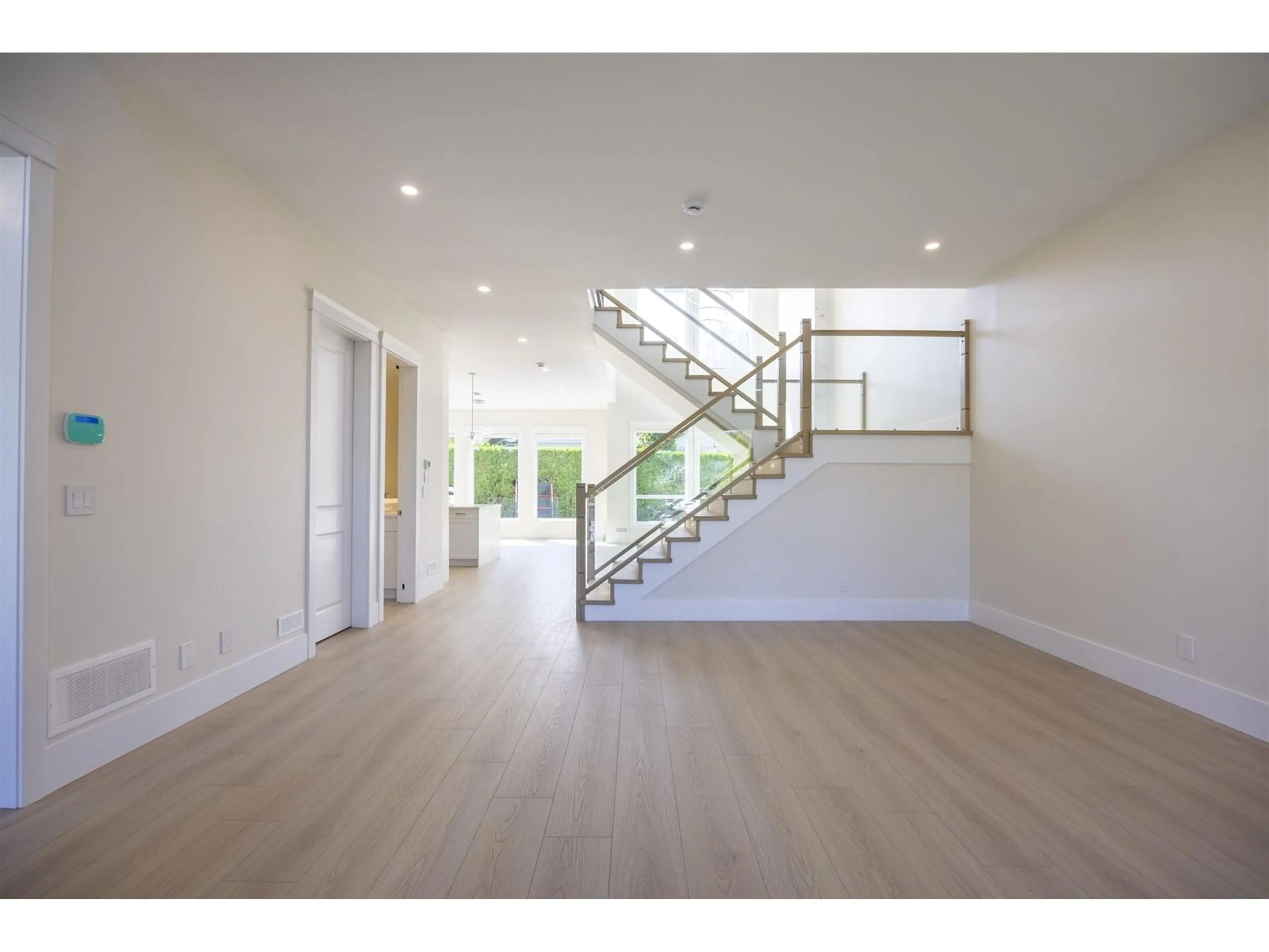 Indoor foyer for 1365 160A, Surrey British Columbia V4A7T7