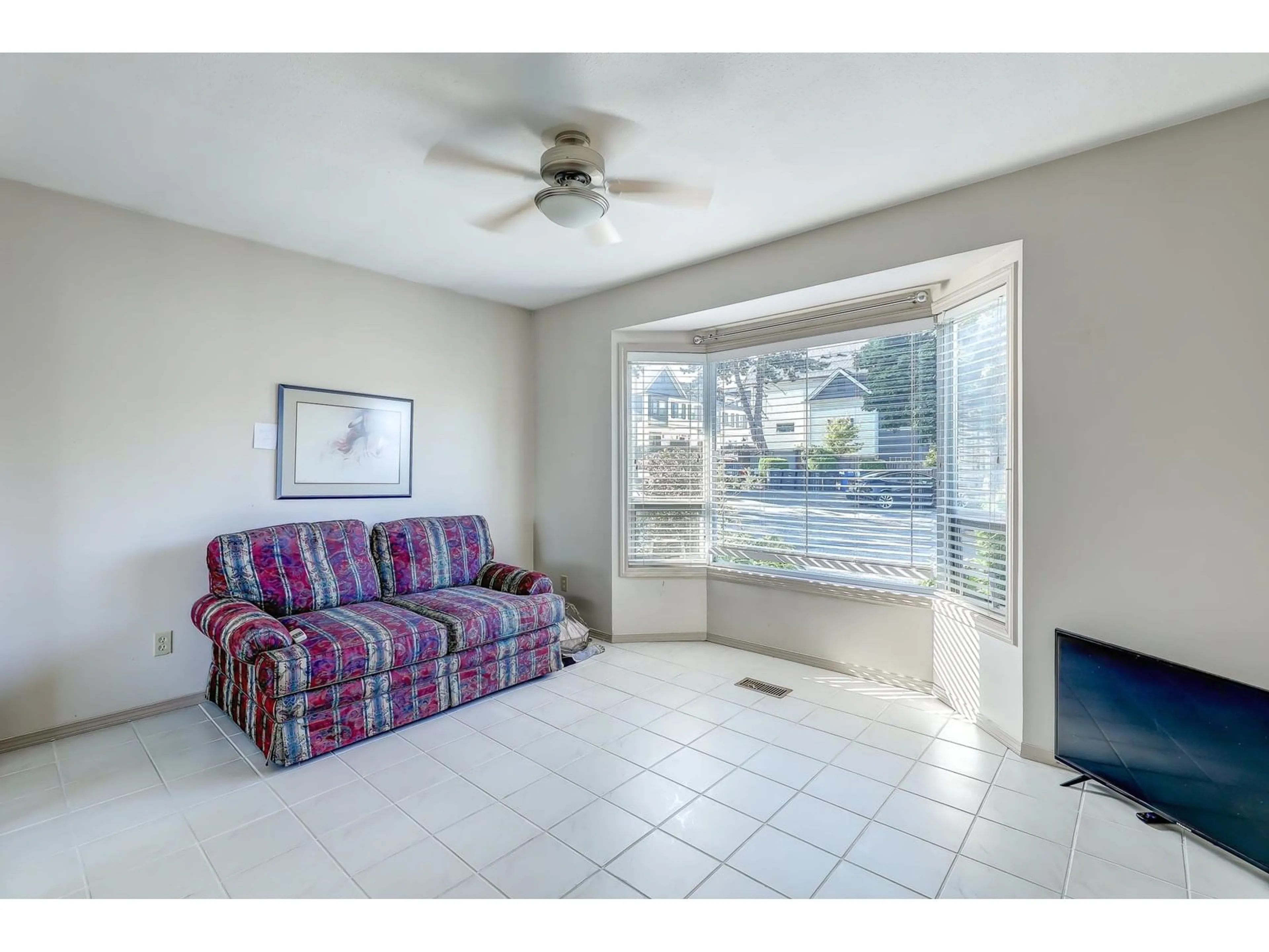 Living room with furniture, unknown for 21 - 8078 KING GEORGE, Surrey British Columbia V3W5B5