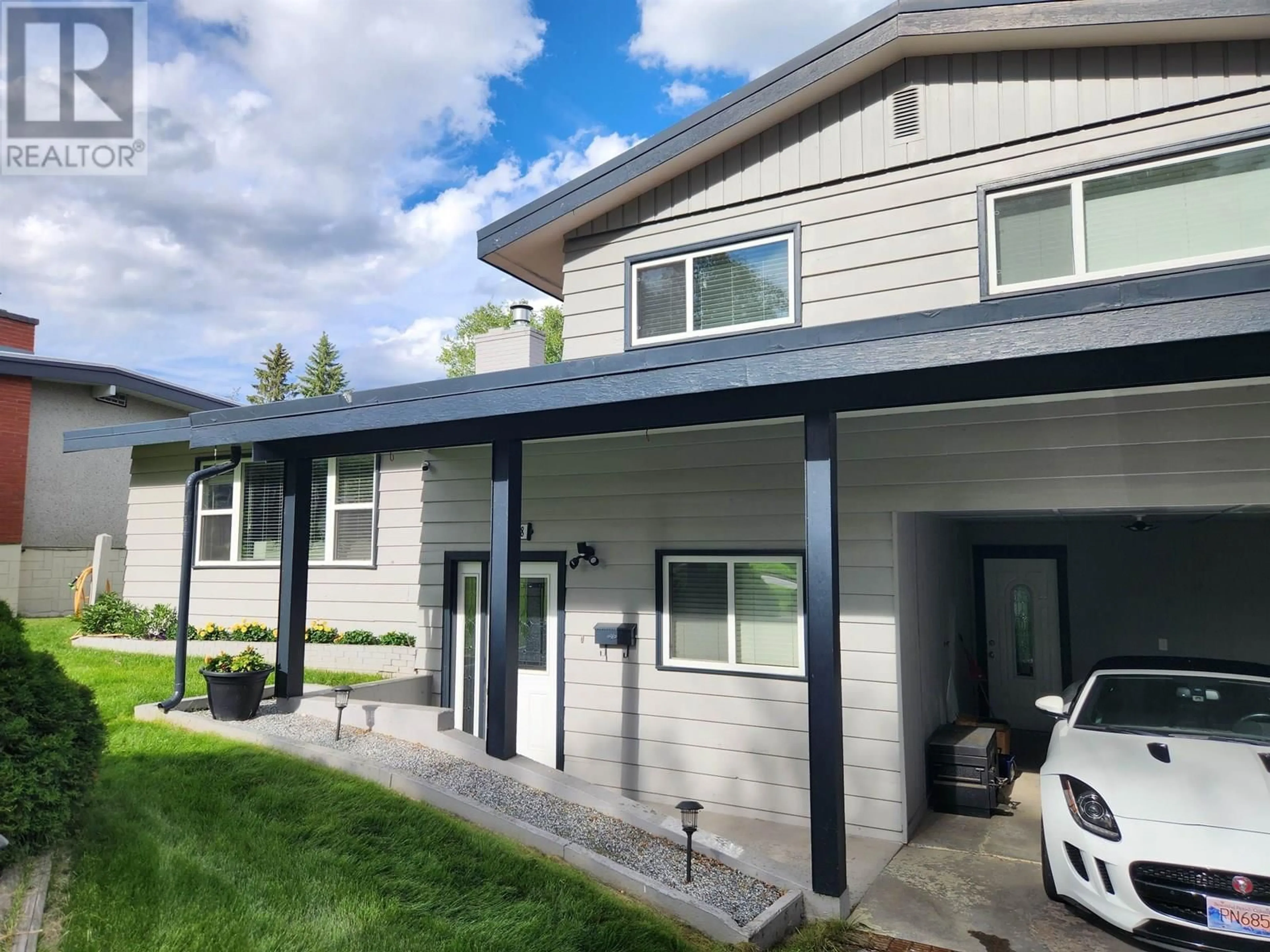Home with vinyl exterior material, unknown for 1628 GILLETT STREET, Prince George British Columbia V2M2V4
