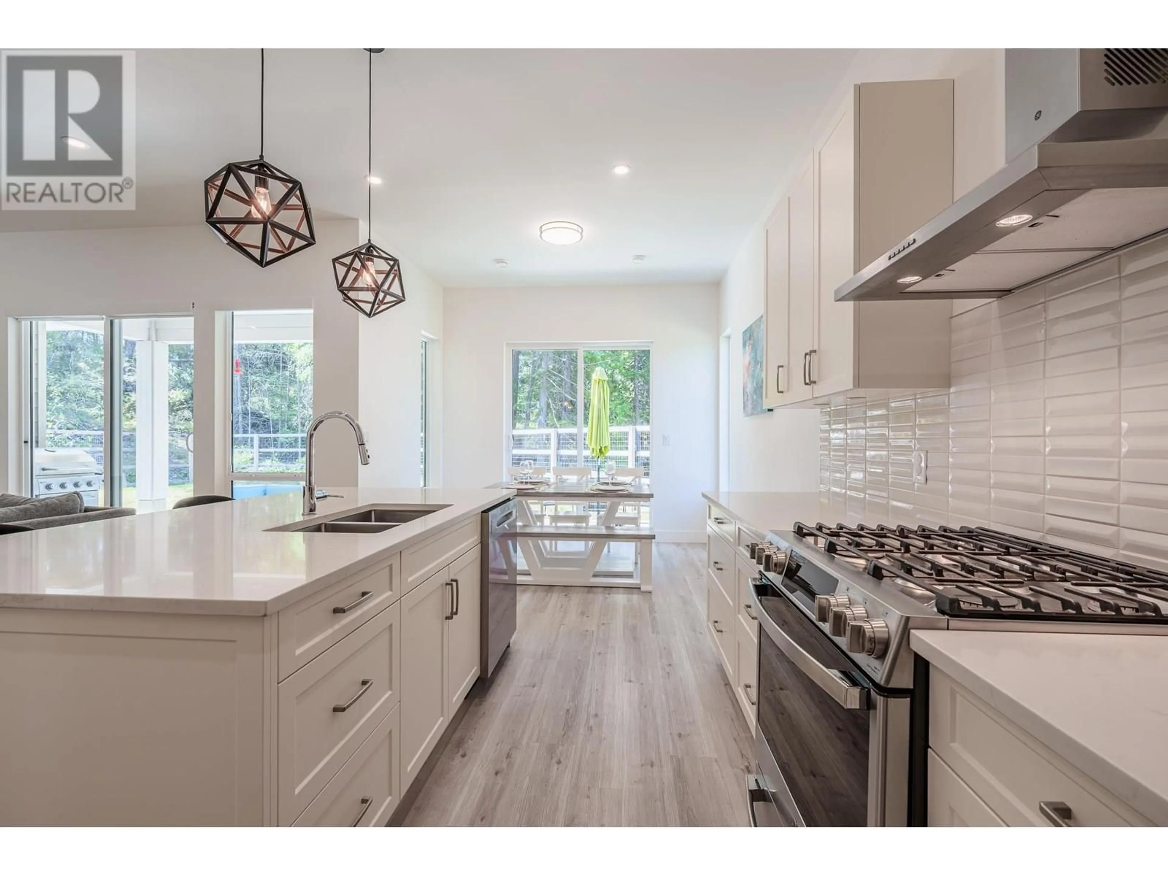 Open concept kitchen, ceramic/tile floor for 11120 SUNSHINE COAST HIGHWAY, Pender Harbour British Columbia V7Z1B9