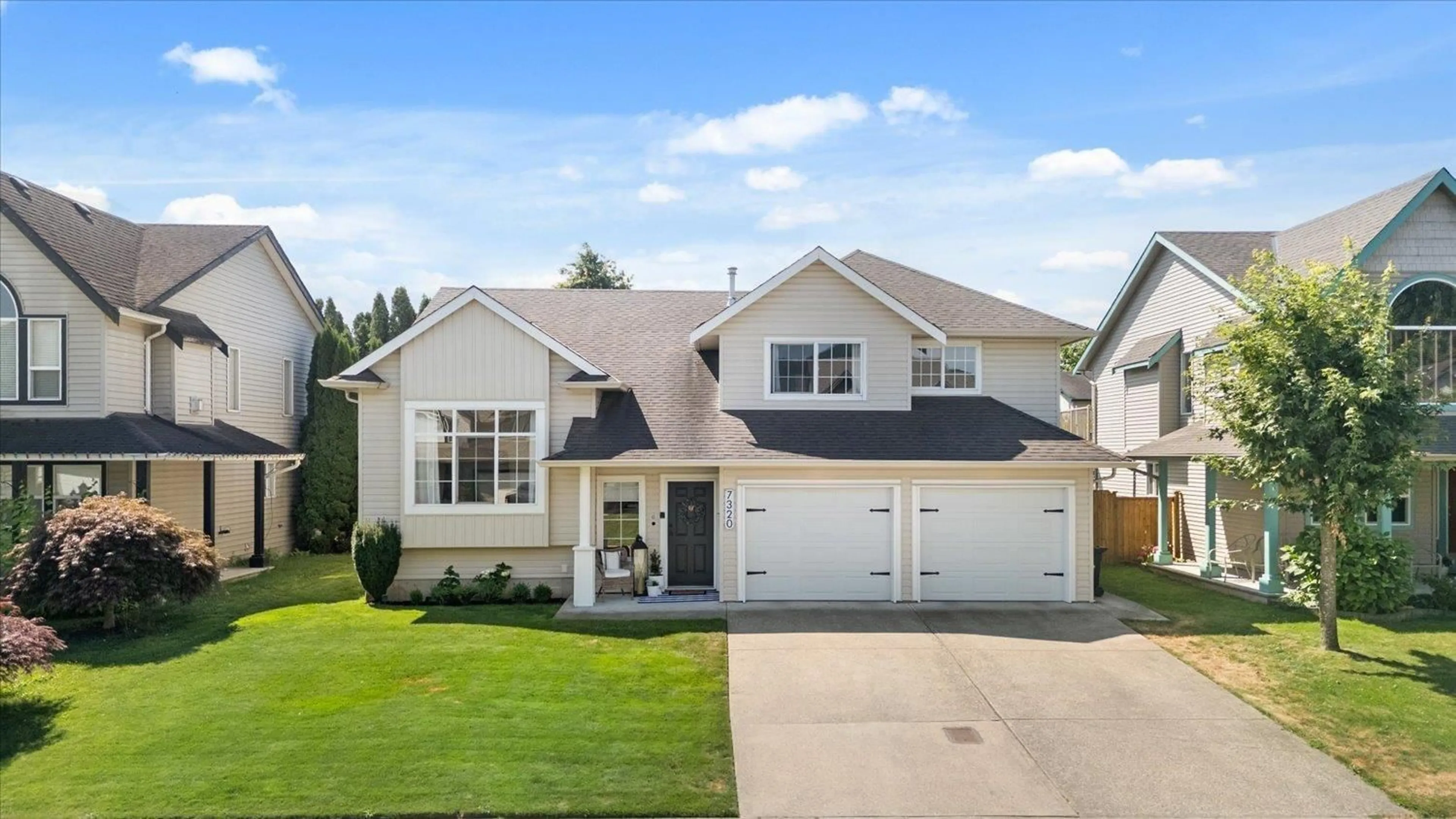 Home with vinyl exterior material, street for 7320 PRASMOUNT PLACE, Agassiz British Columbia V0M1A0