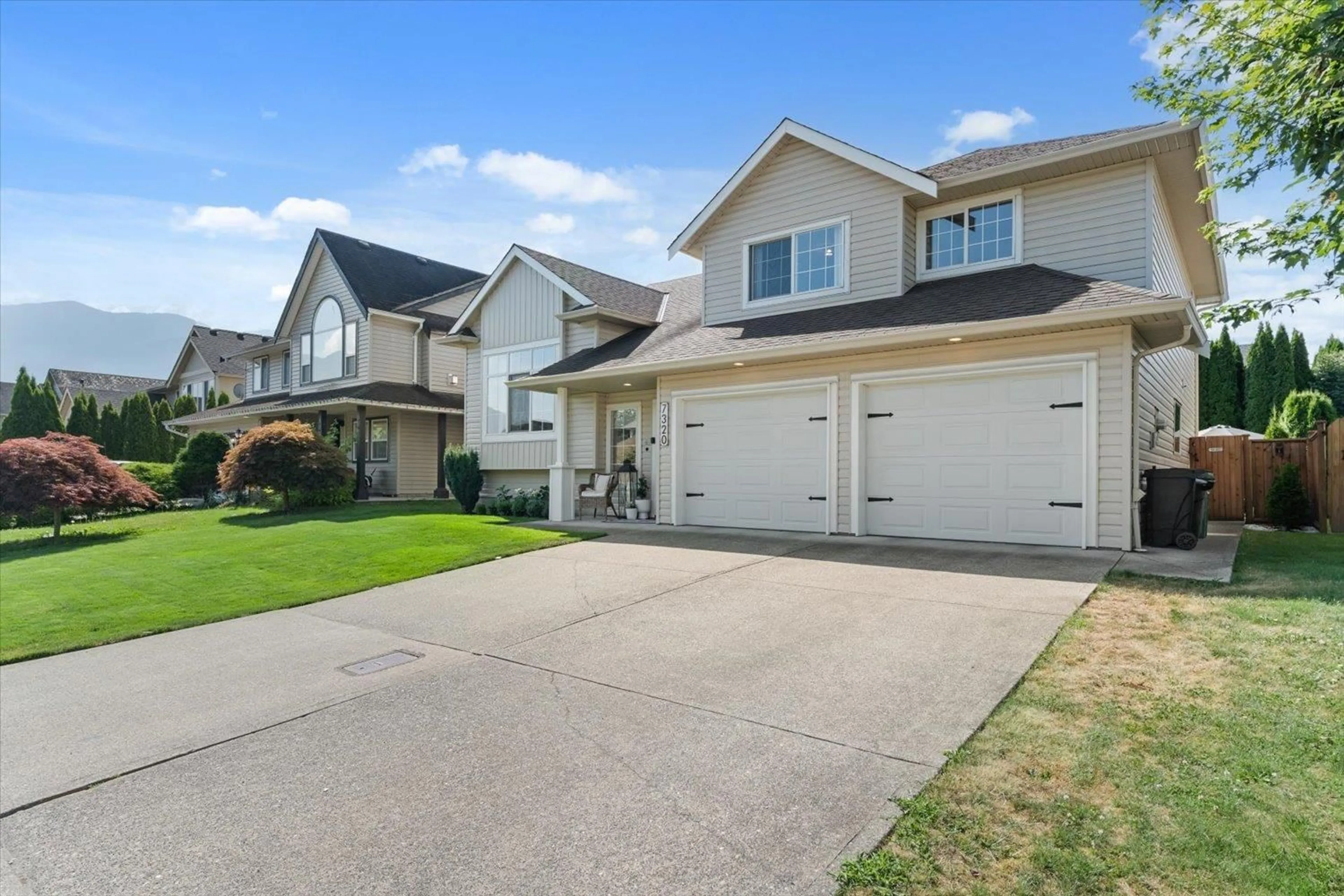 Home with vinyl exterior material, street for 7320 PRASMOUNT PLACE, Agassiz British Columbia V0M1A0