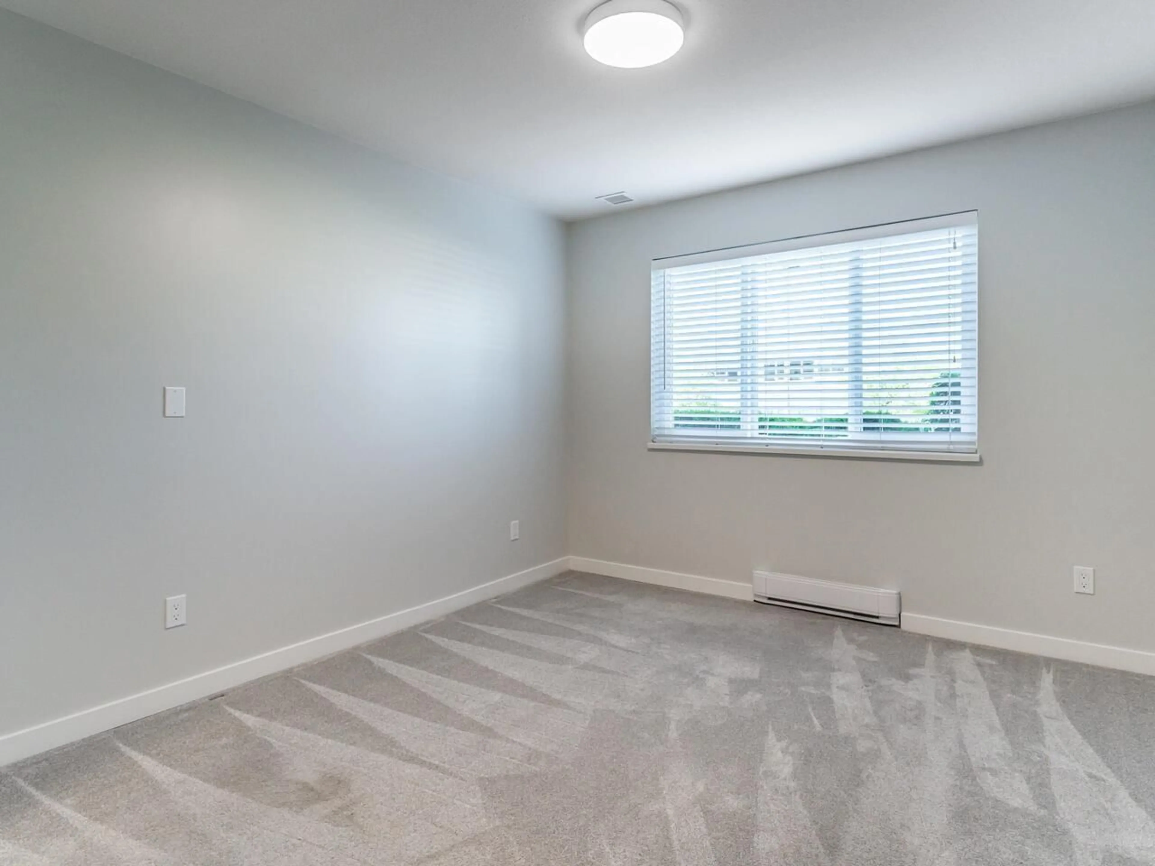 A pic of a room for 101 - 2239 152, Surrey British Columbia V4A4P1