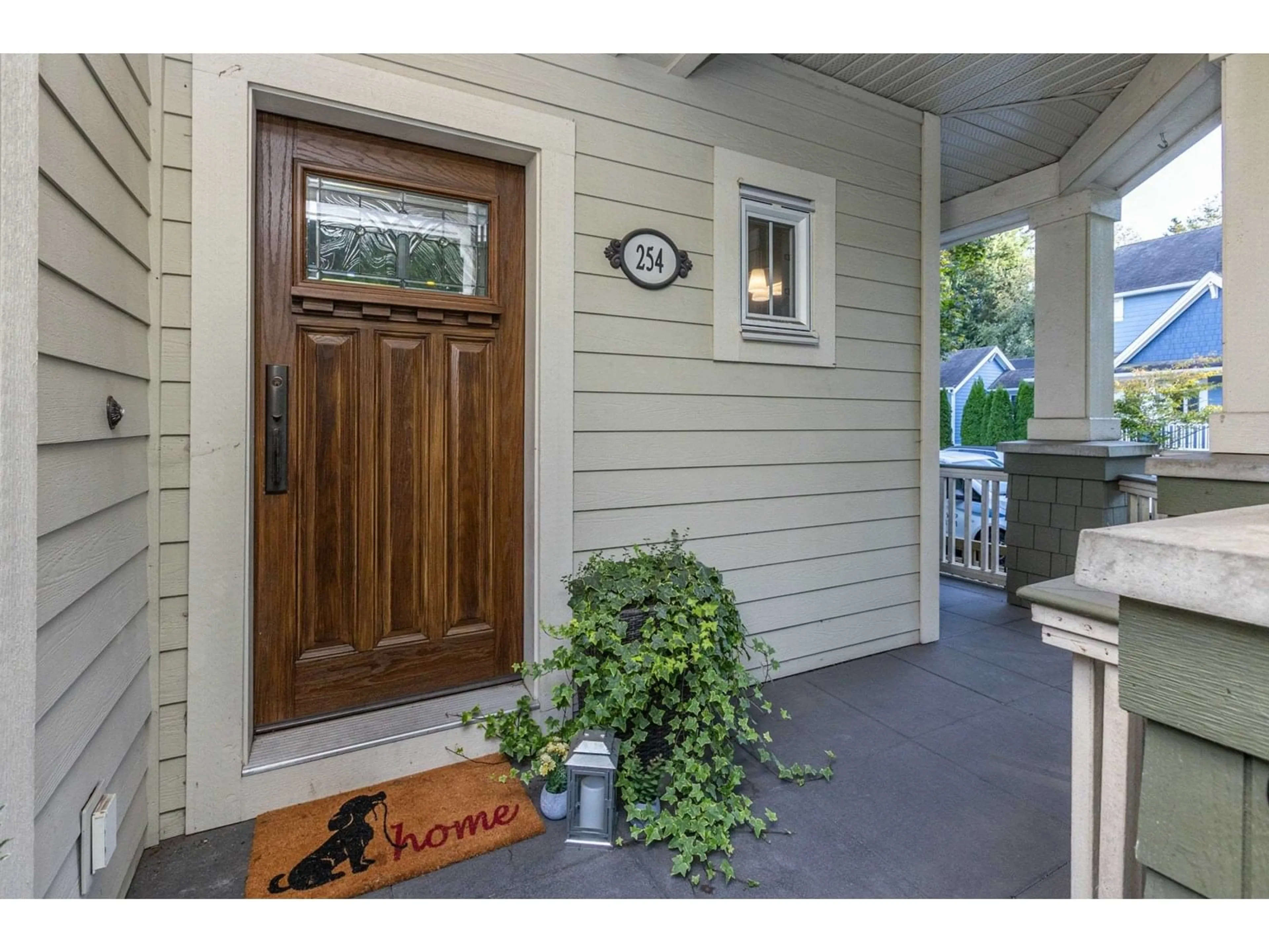 Indoor entryway for 254 172, Surrey British Columbia V3Z9R1