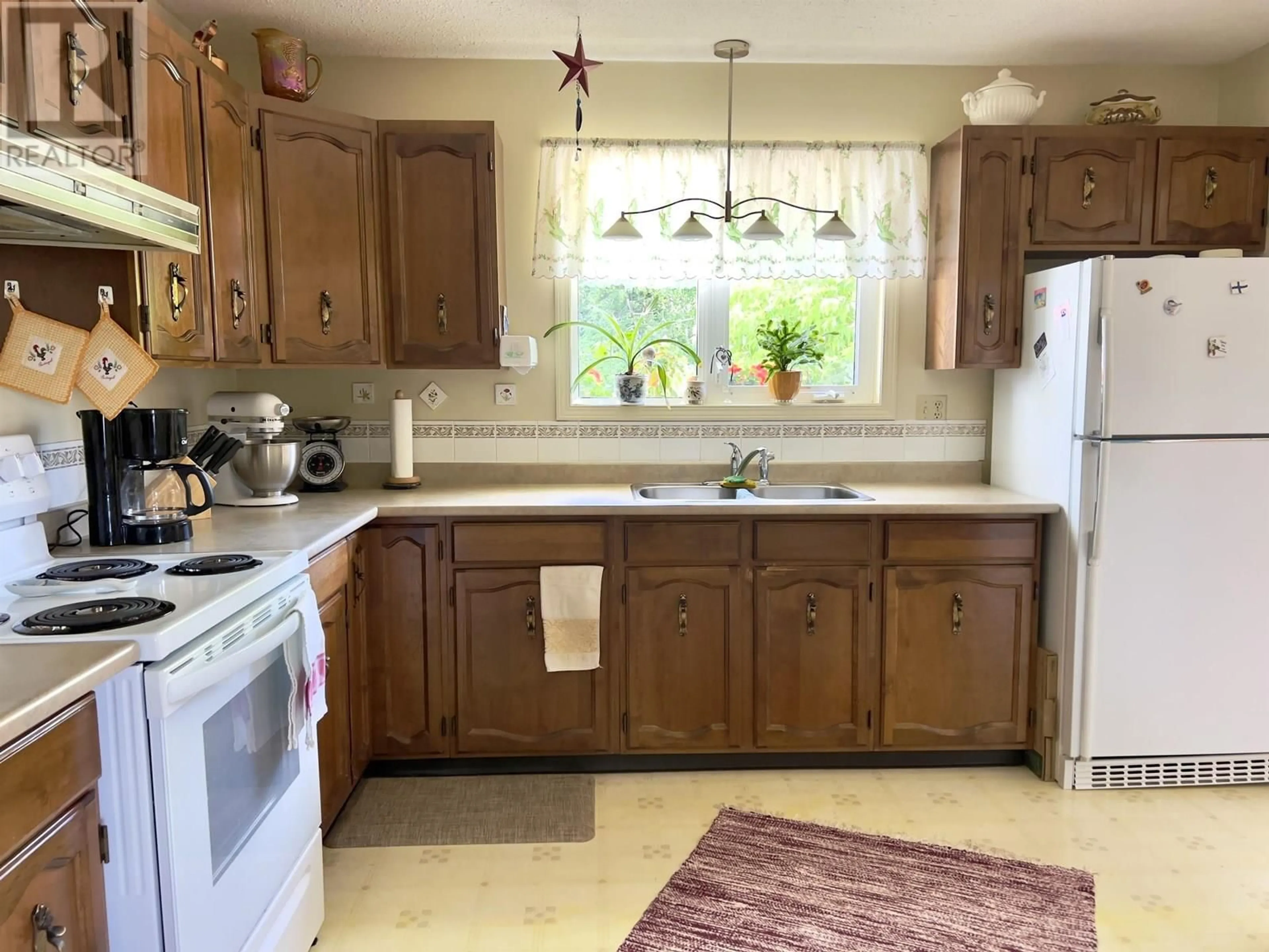 Standard kitchen, ceramic/tile floor for 19 MARGETTS STREET, Kitimat British Columbia V8C2L4