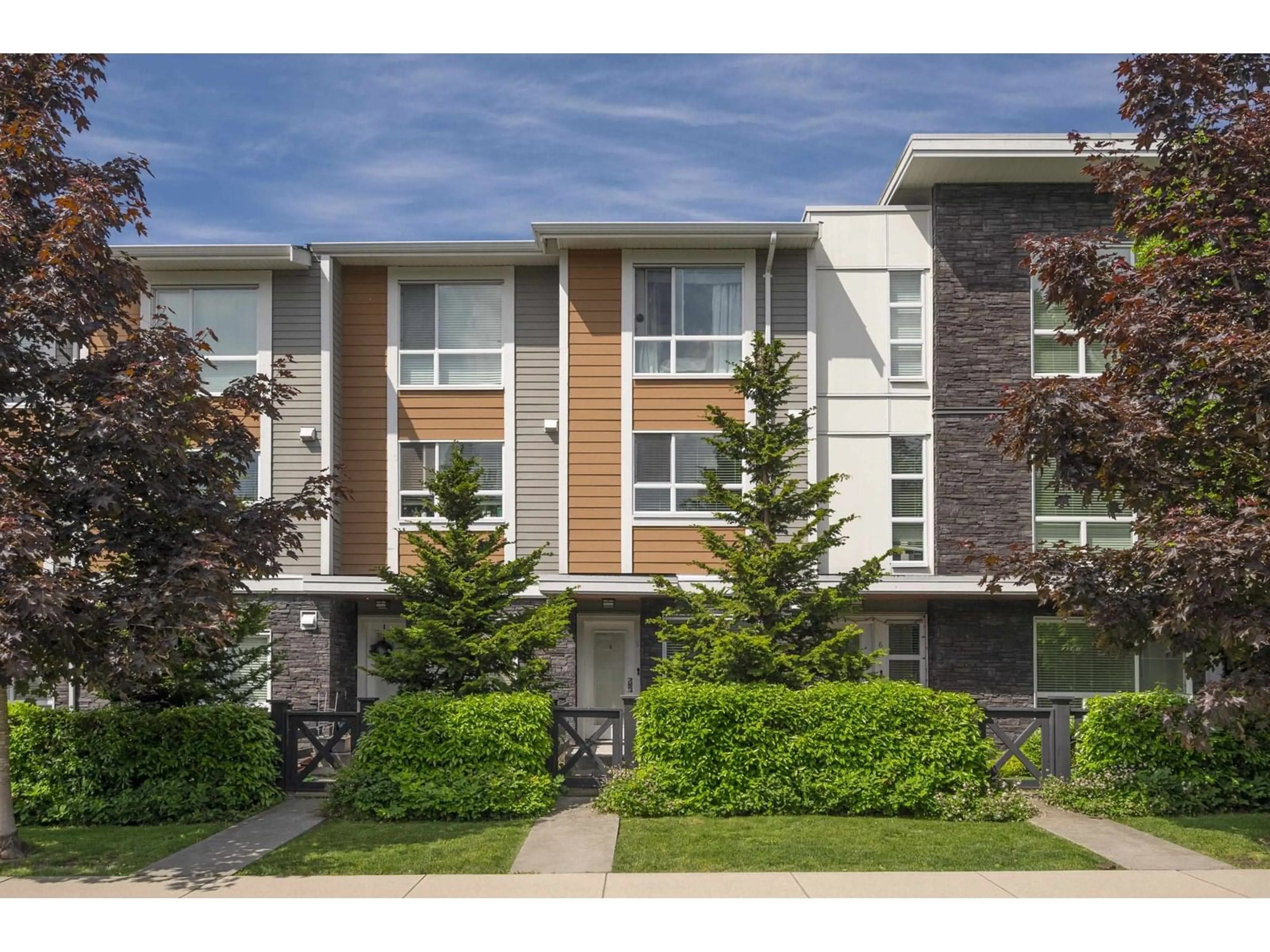 A pic from outside/outdoor area/front of a property/back of a property/a pic from drone, street for 5 - 20857 77A, Langley British Columbia V2Y0W7