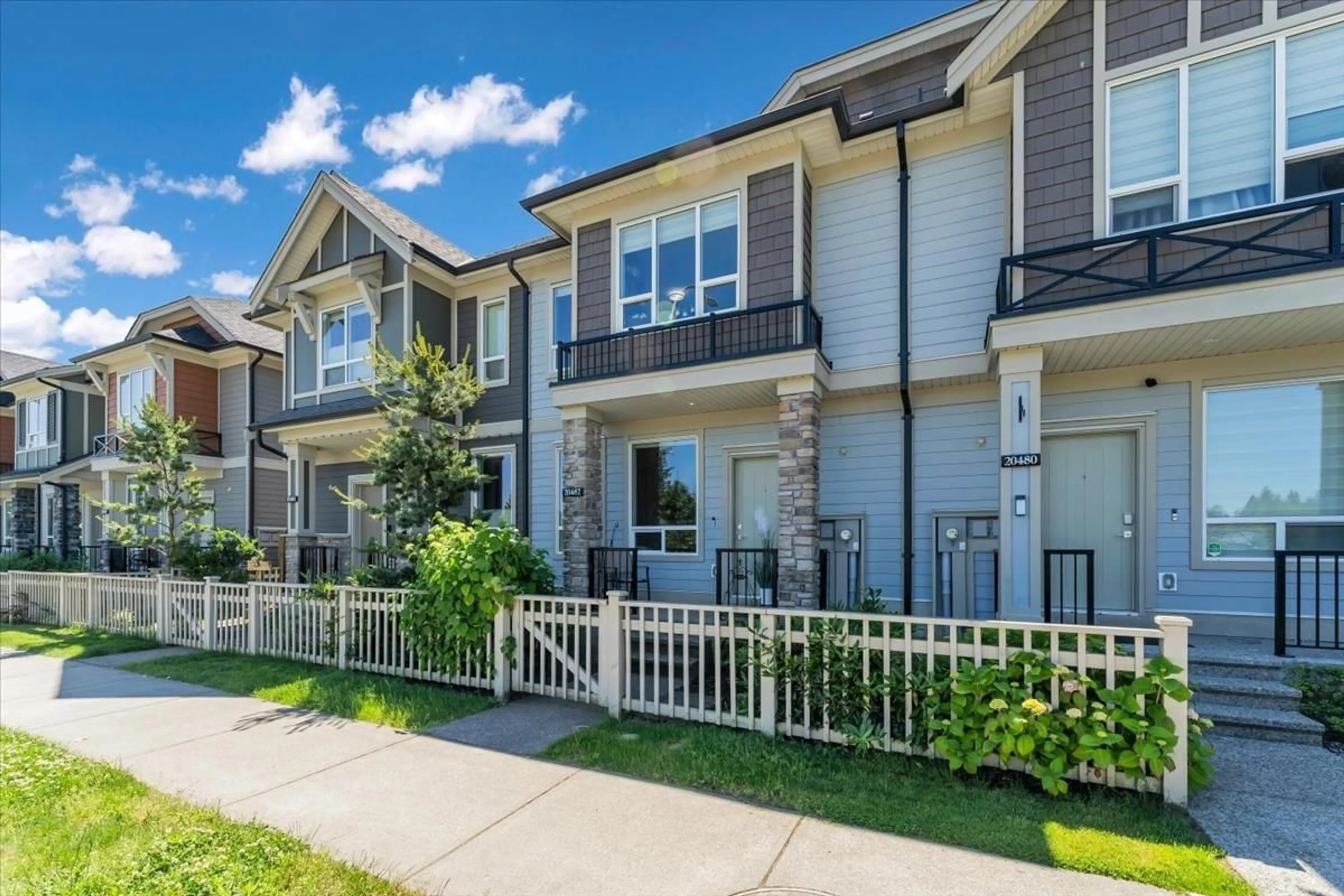 Home with vinyl exterior material, street for 20482 78, Langley British Columbia V2Y4K3