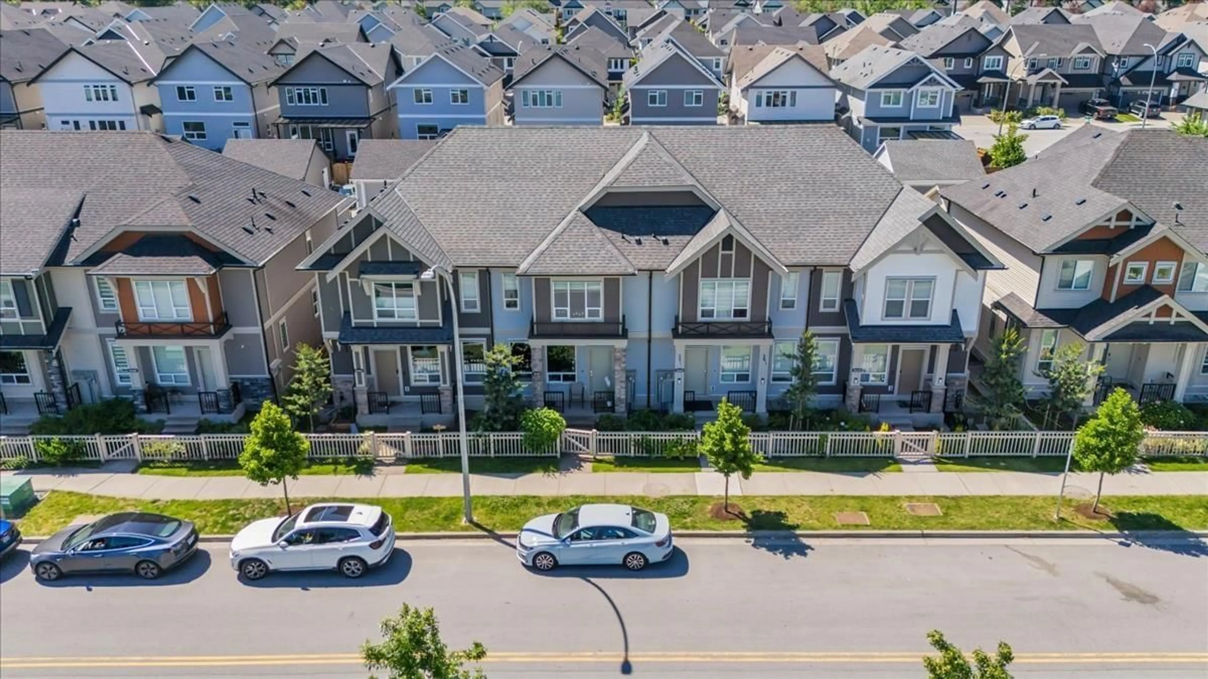 A pic from outside/outdoor area/front of a property/back of a property/a pic from drone, unknown for 20482 78, Langley British Columbia V2Y4K3