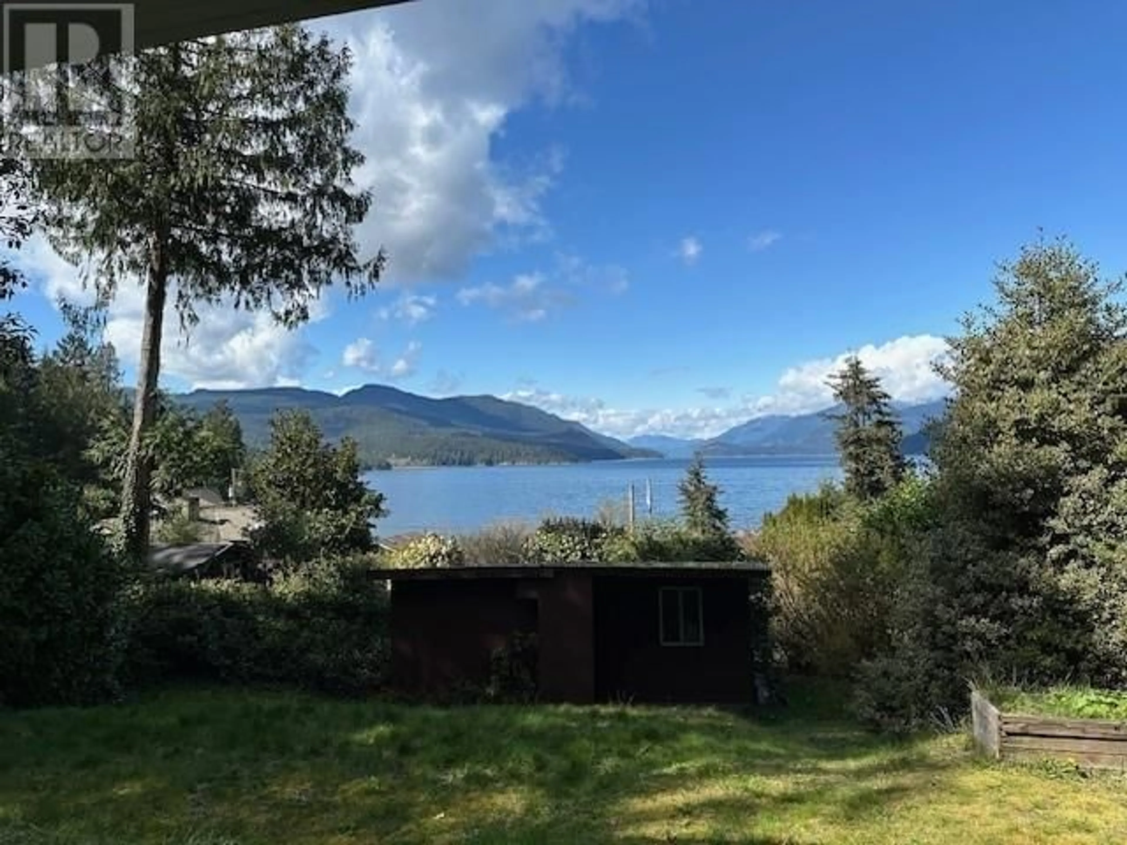 A pic from outside/outdoor area/front of a property/back of a property/a pic from drone, water/lake/river/ocean view for 6201 CORACLE DRIVE, Sechelt British Columbia V7Z0C9