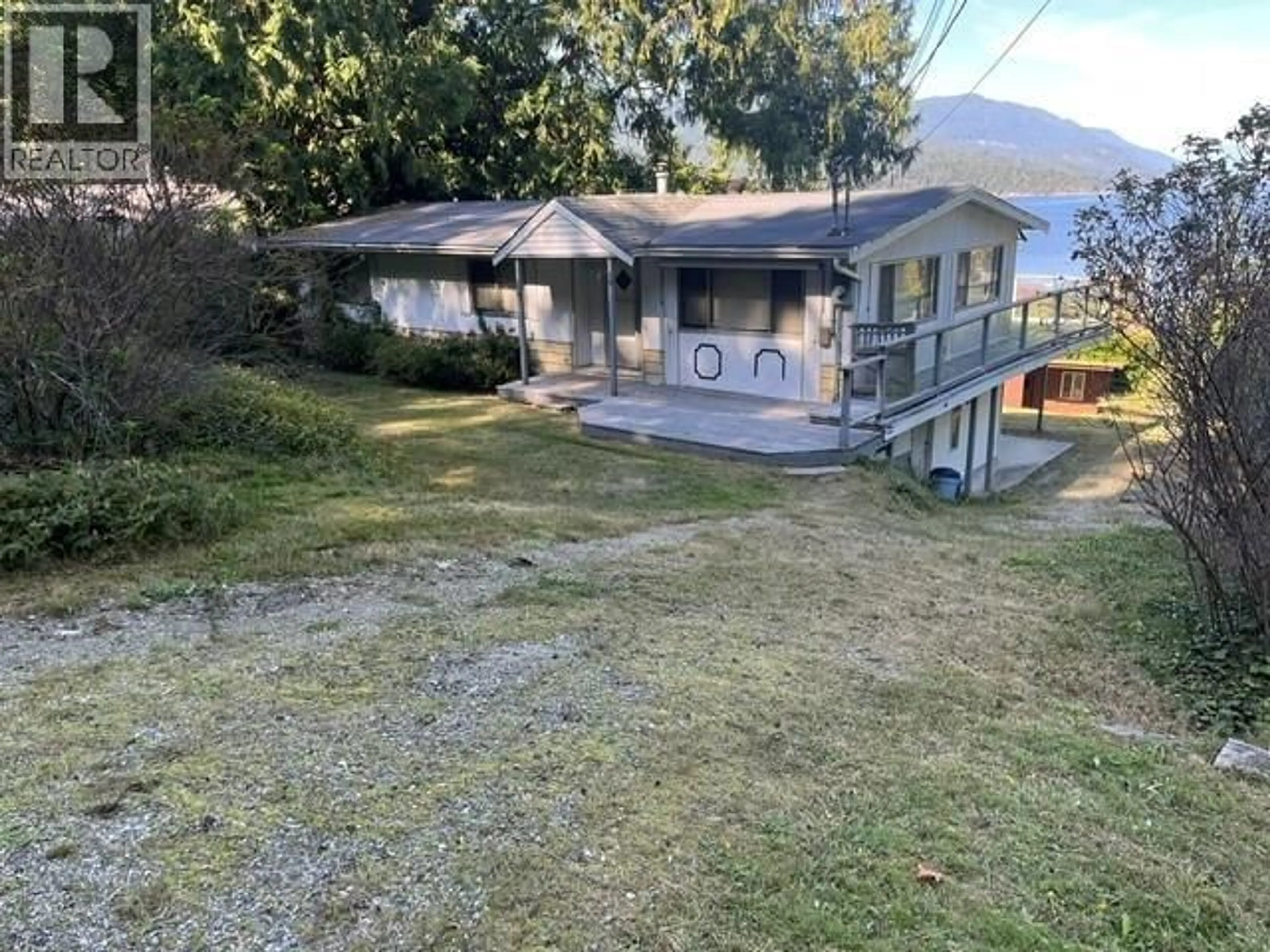 A pic from outside/outdoor area/front of a property/back of a property/a pic from drone, unknown for 6201 CORACLE DRIVE, Sechelt British Columbia V7Z0C9