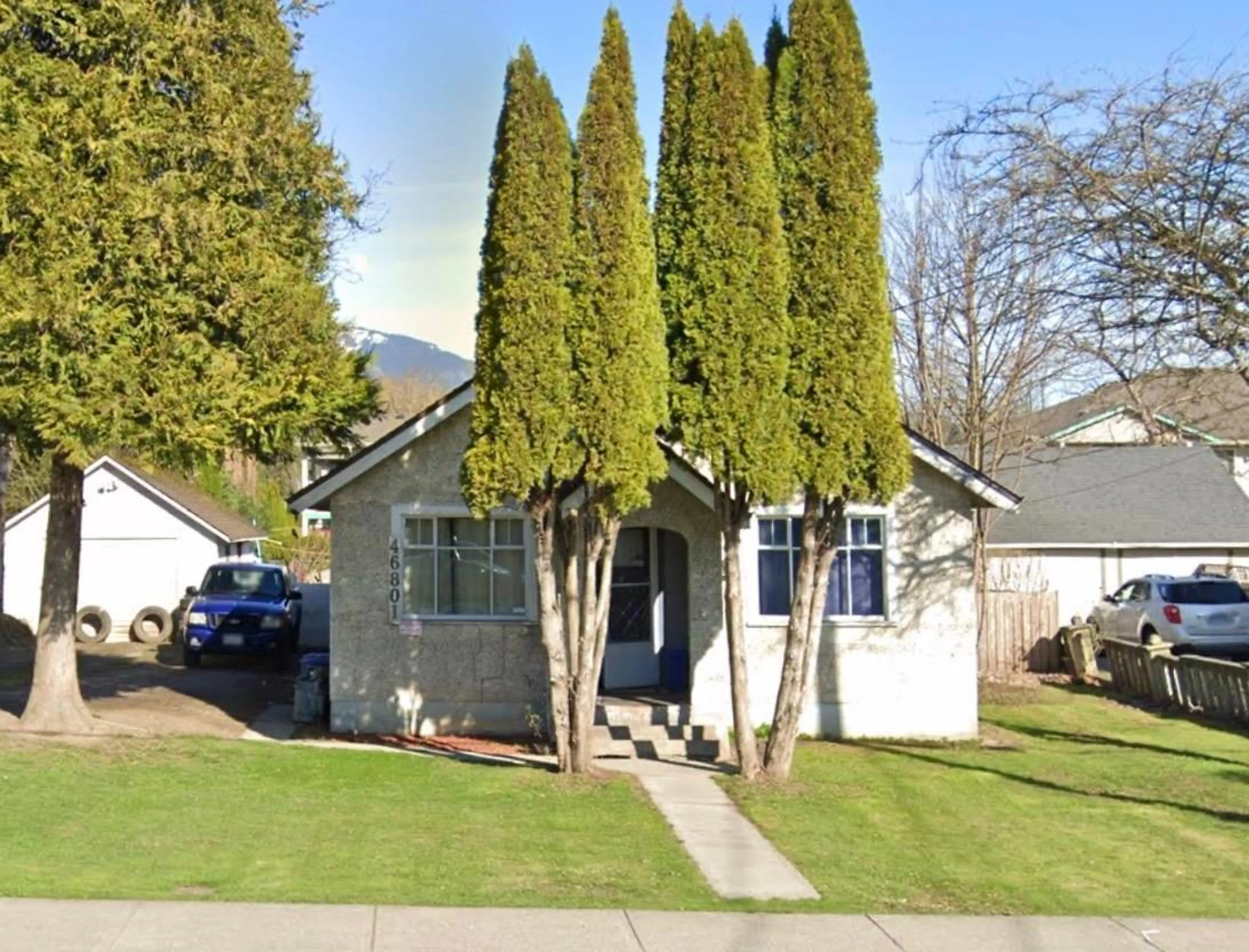 Home with vinyl exterior material, street for 46801 YALE ROAD, Chilliwack British Columbia V2P2S5