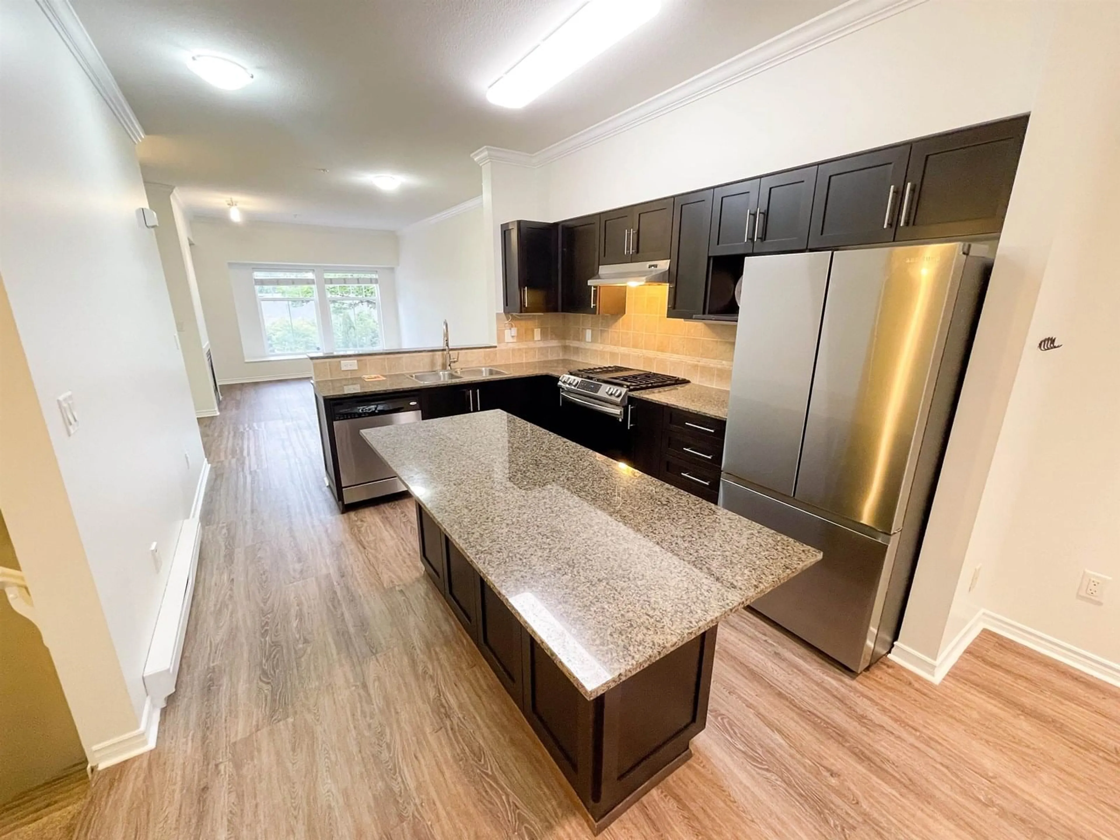 Open concept kitchen, unknown for 31 - 21535 88, Langley British Columbia V1M4E5
